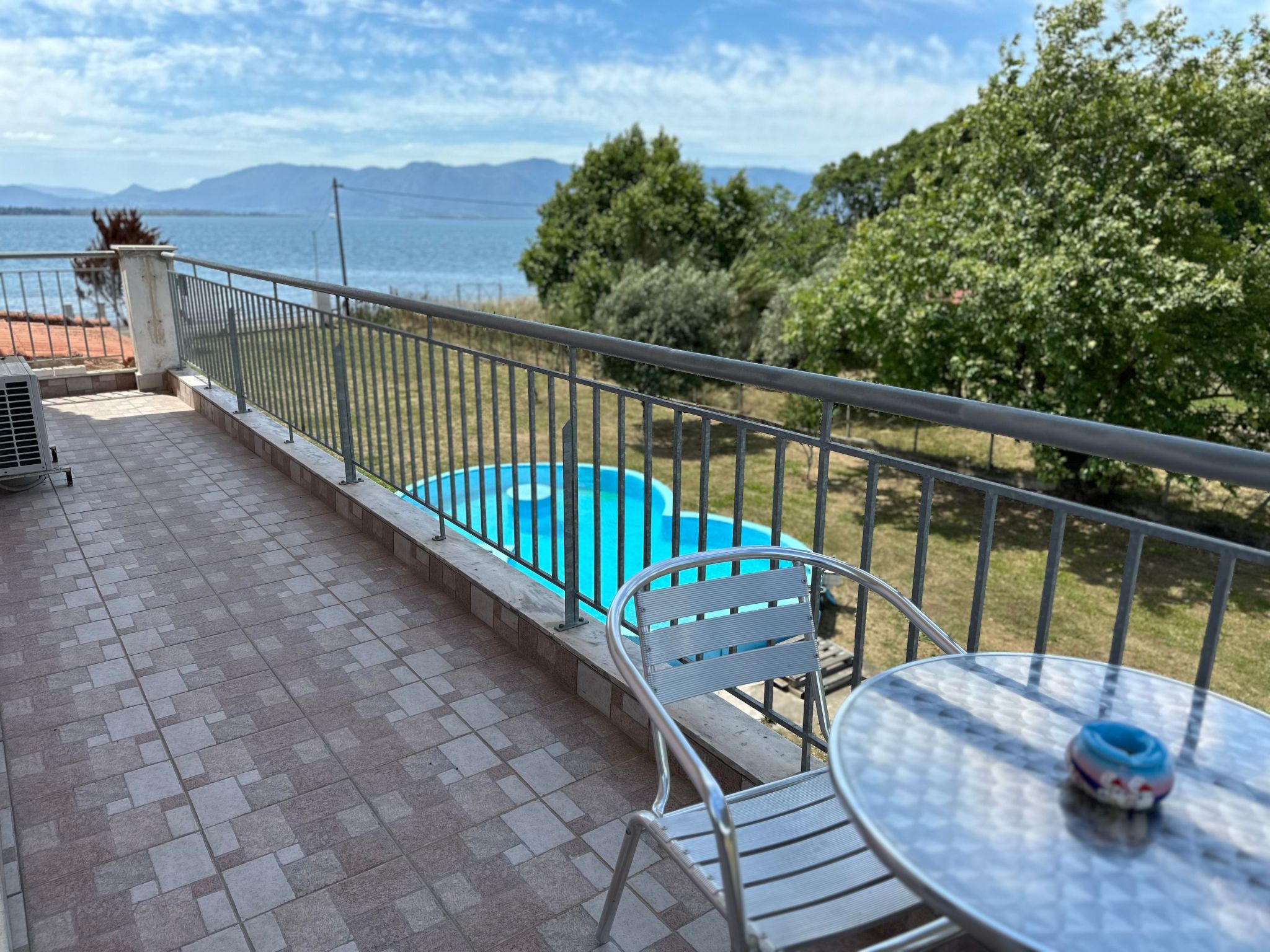 Tanjas Paradise-Inside