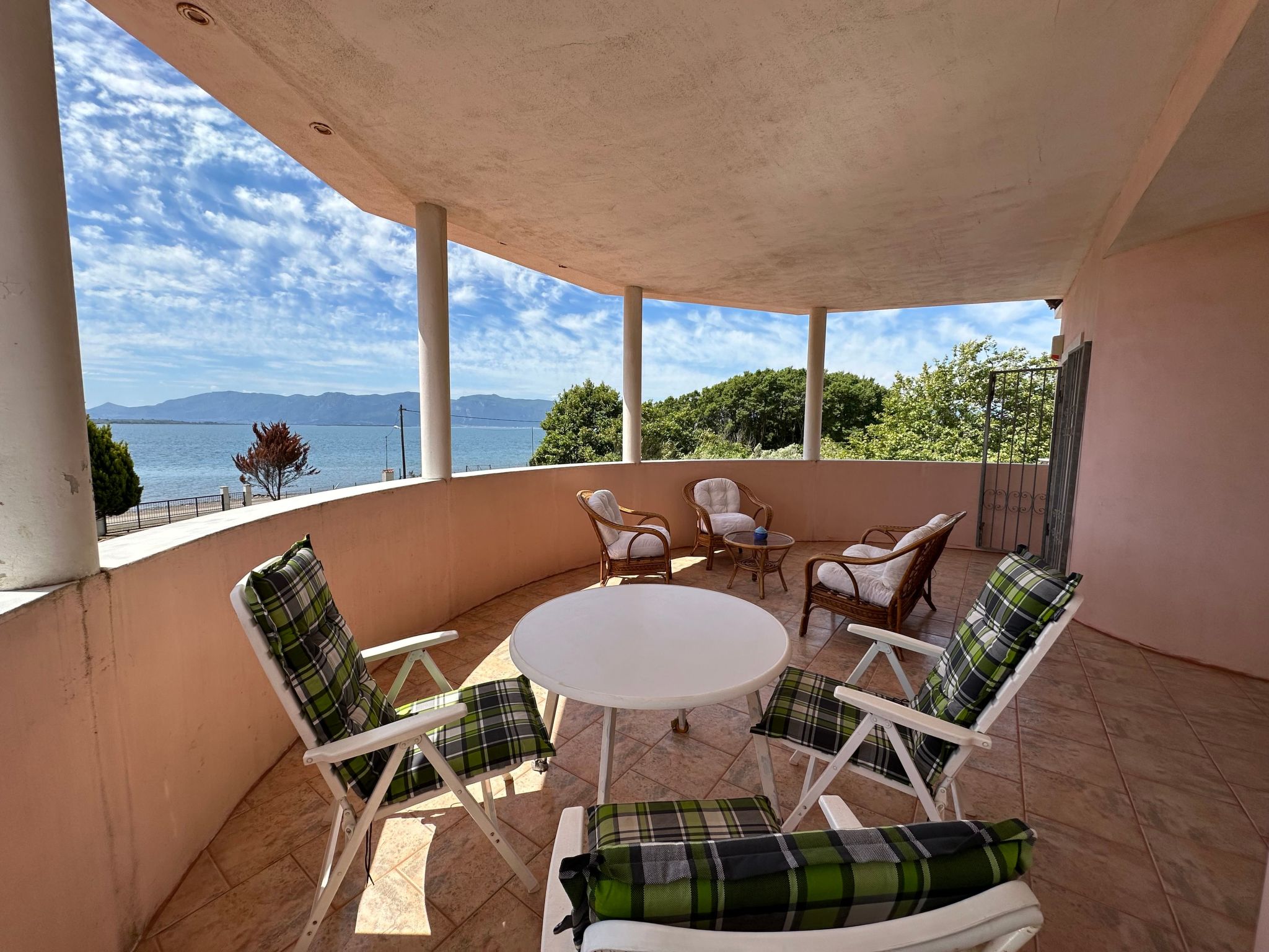 Tanjas Paradise-Inside