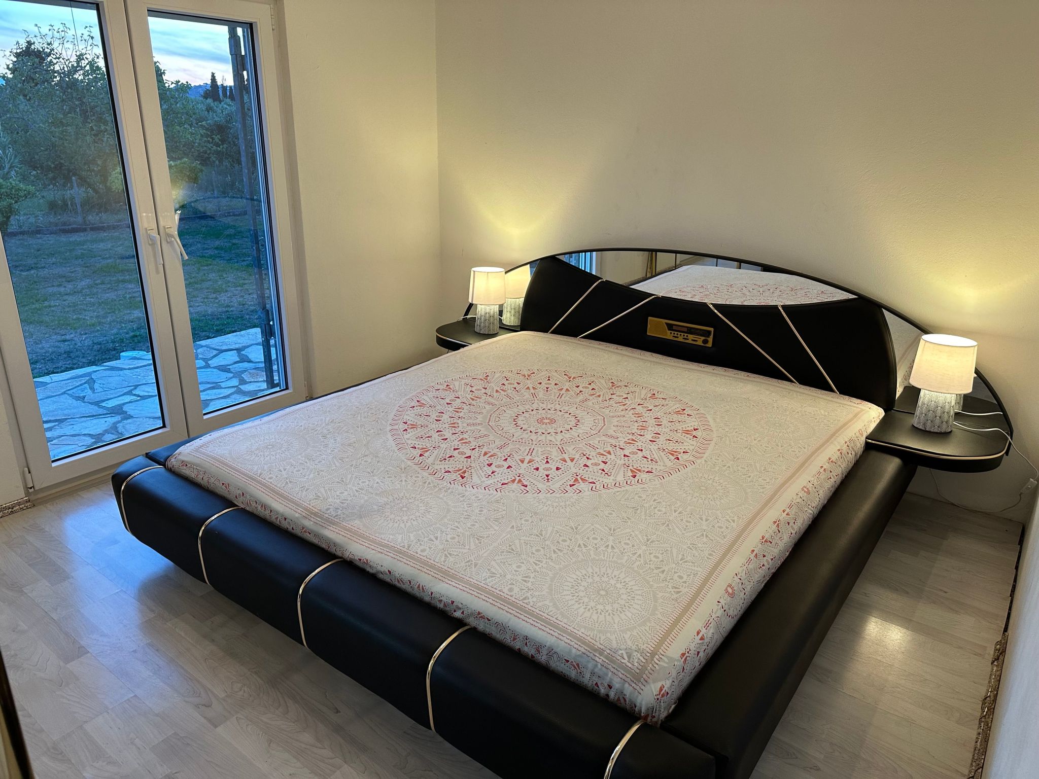 Tanjas Paradise-Inside