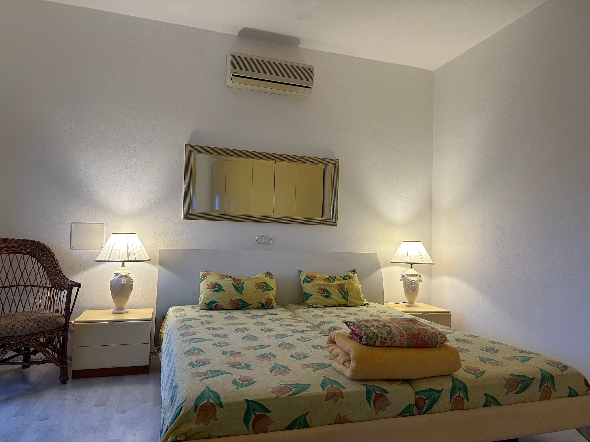 Tanjas Paradise-Inside