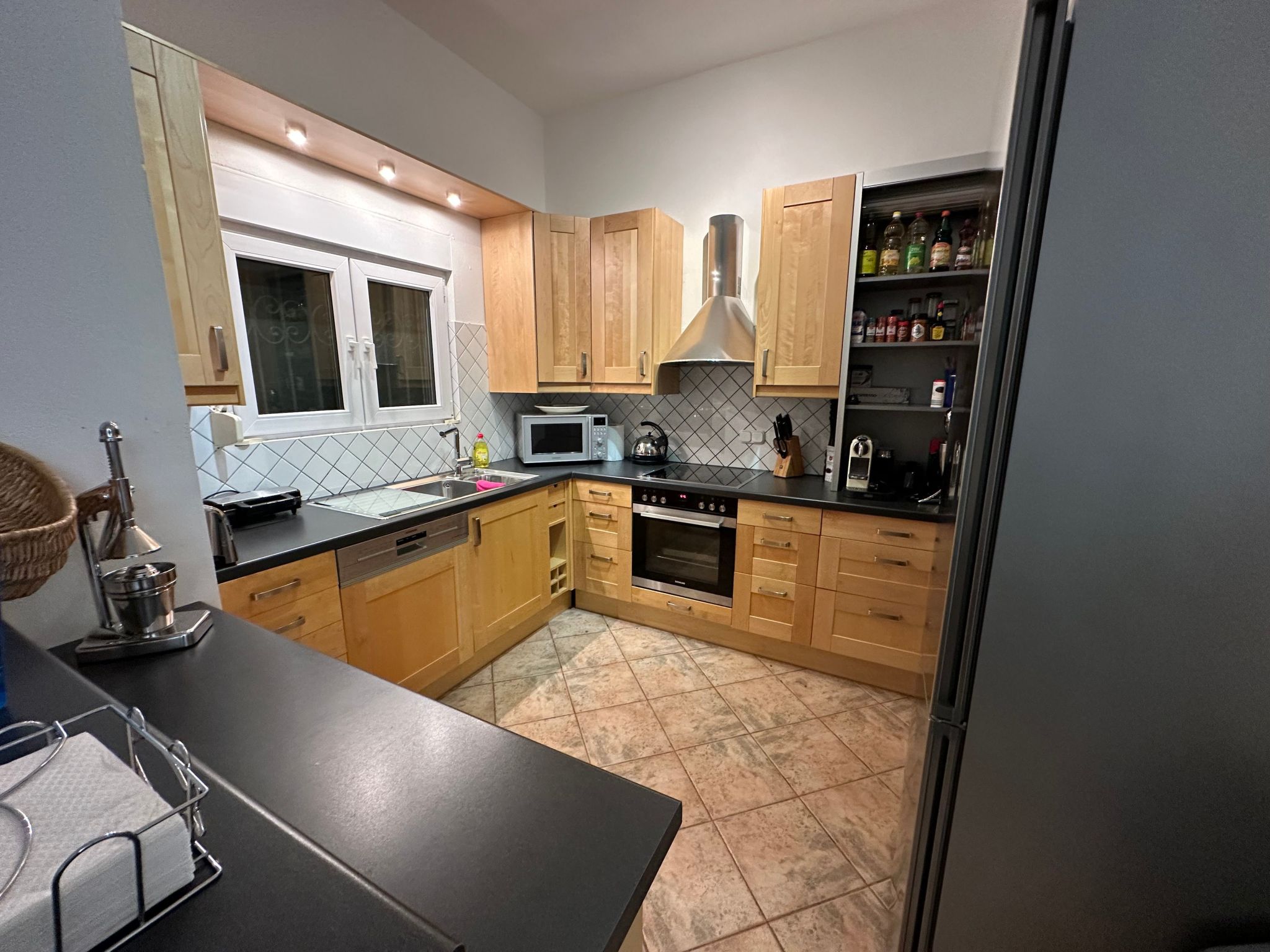 Tanjas Paradise-Inside