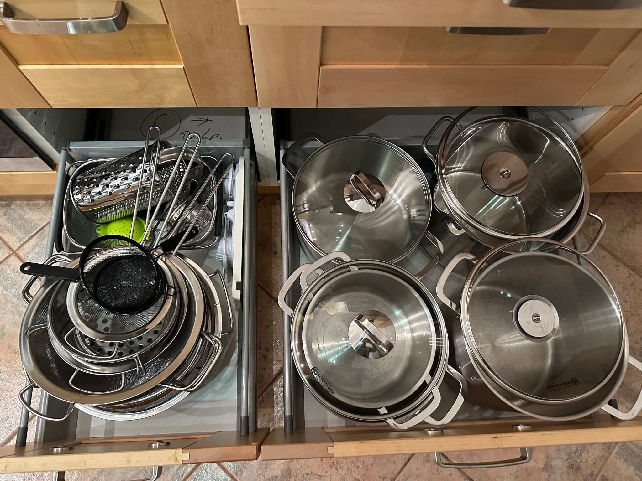 Tanjas Paradise-Inside