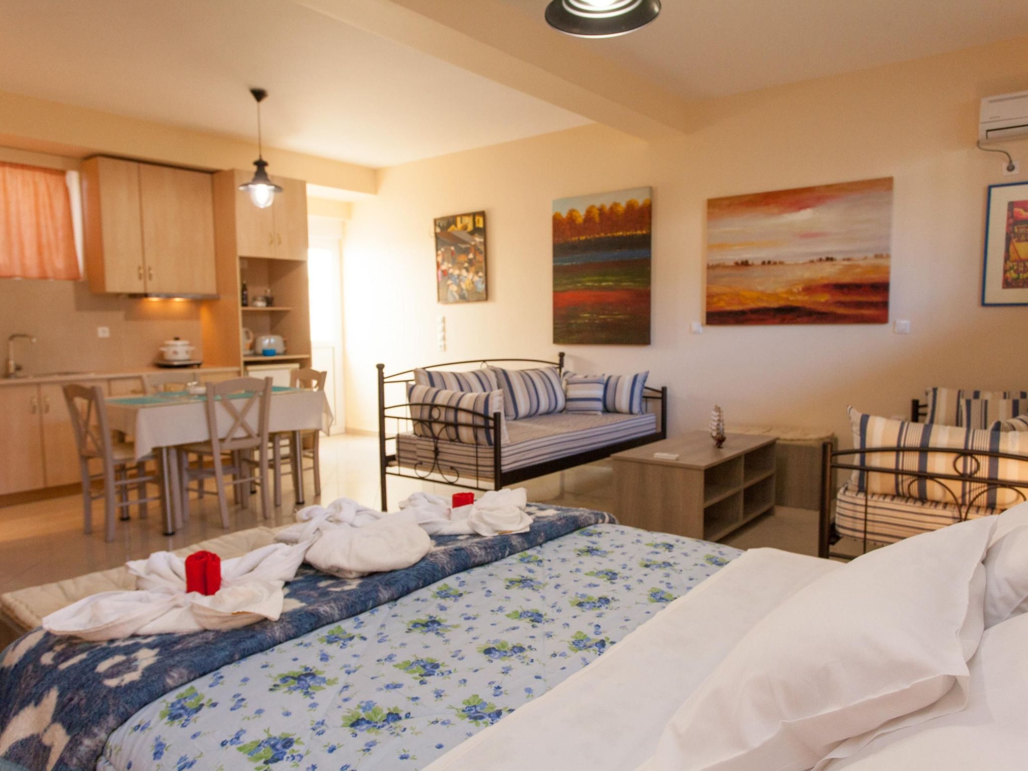 Ferienvilla mit Pool in Loutraki-Image-tags.info