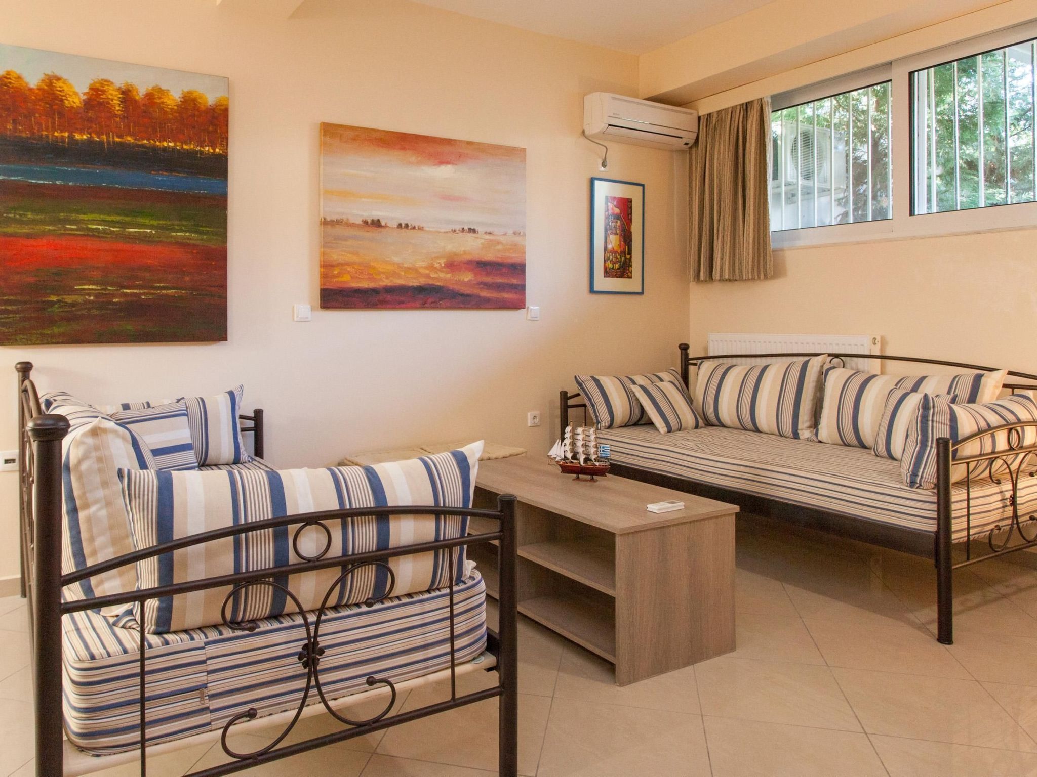 Ferienvilla mit Pool in Loutraki-Image-tags.info