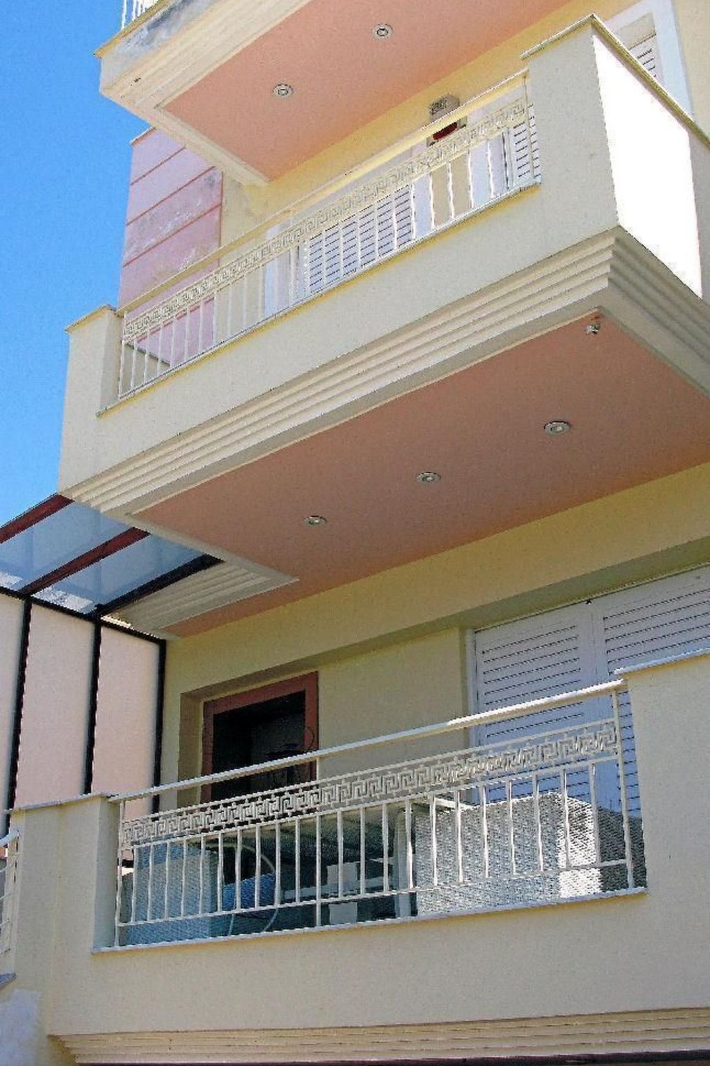 Ferienvilla mit Pool in Loutraki-Image-tags.info