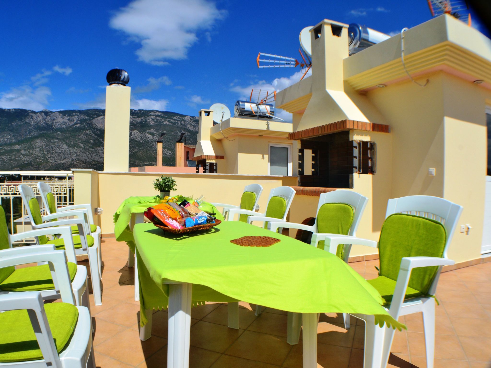 Ferienvilla mit Pool in Loutraki-Image-tags.info