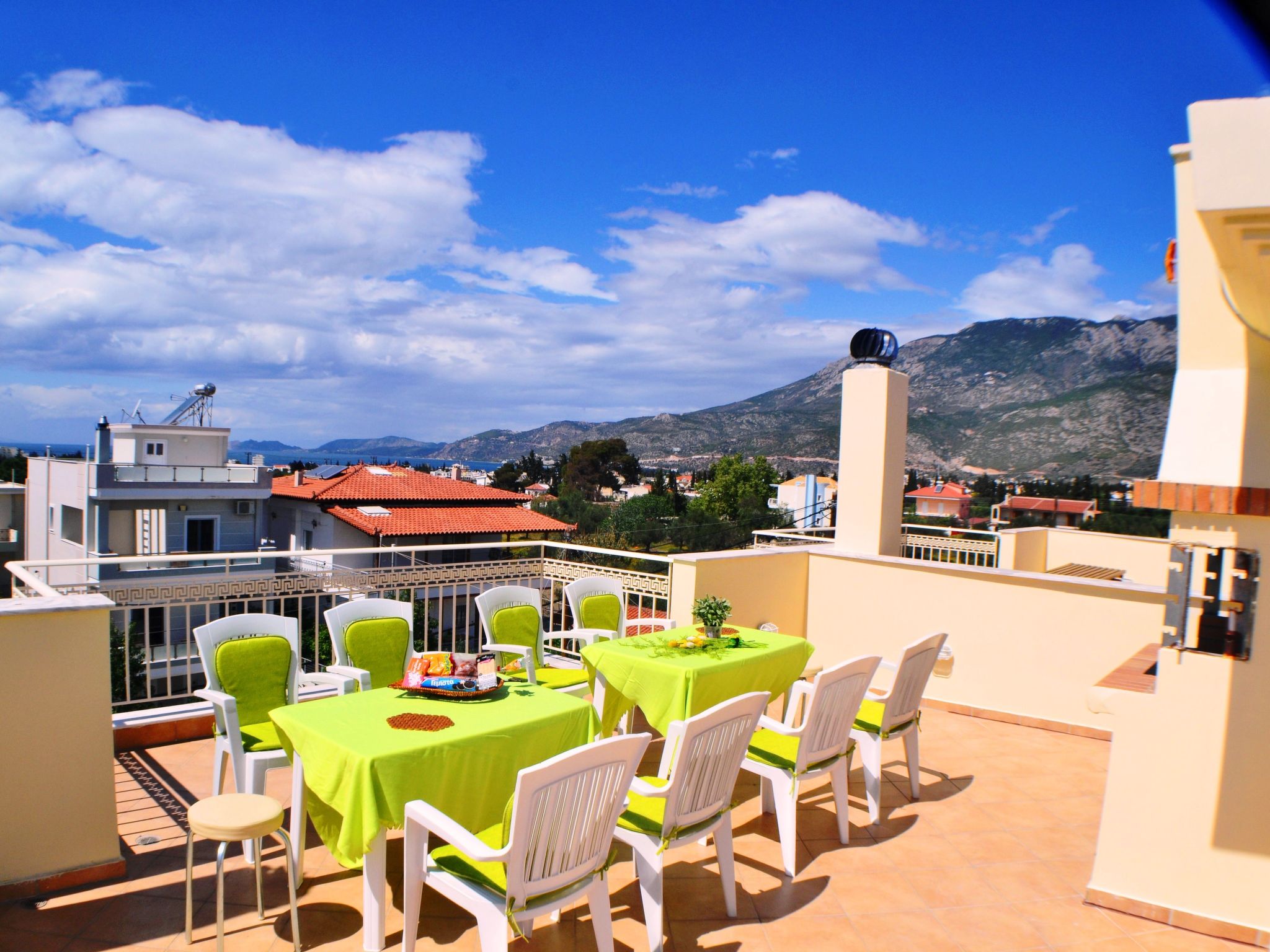 Ferienvilla mit Pool in Loutraki-Image-tags.info