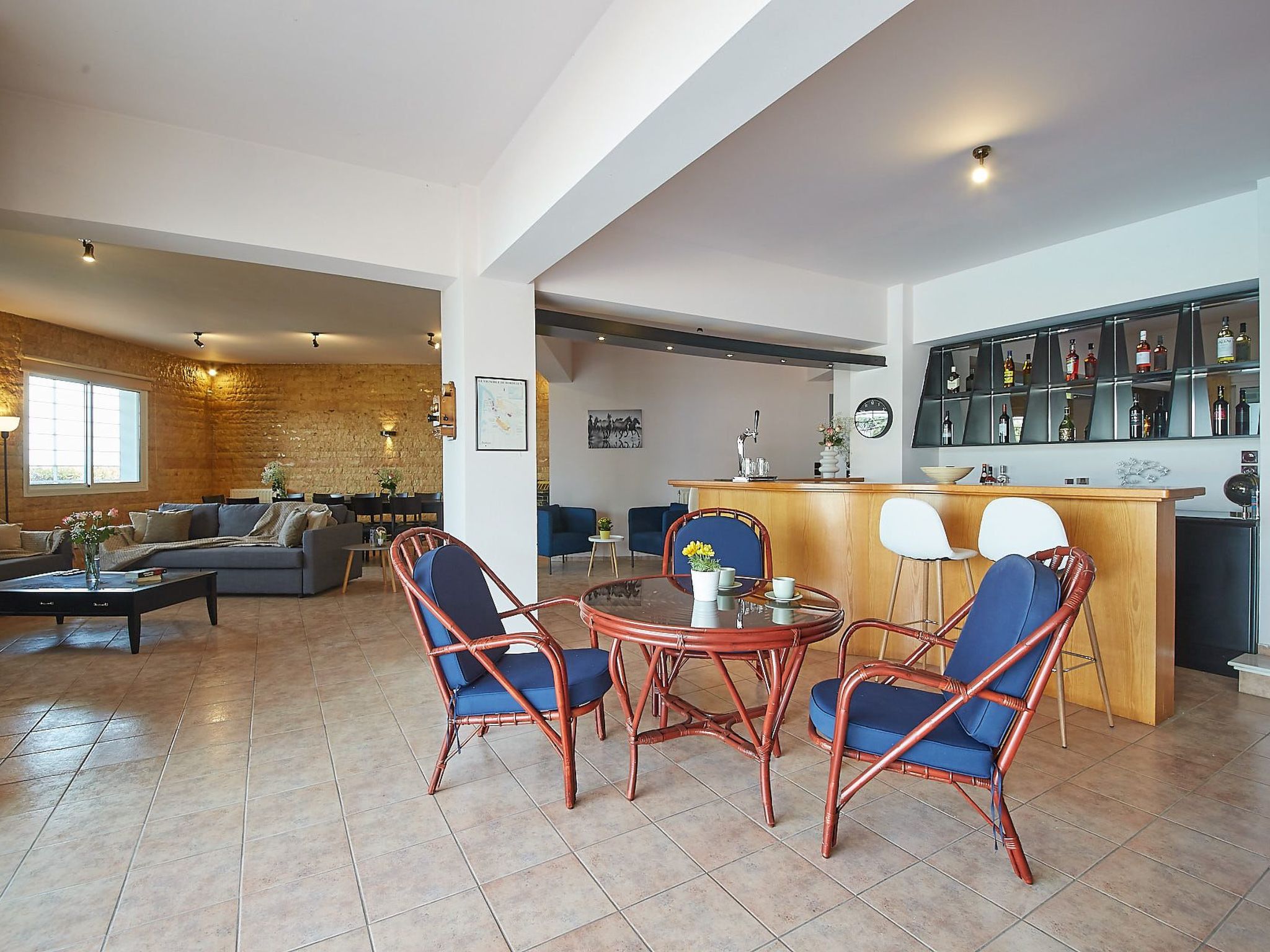 Villa Dennis-Image-tags.info