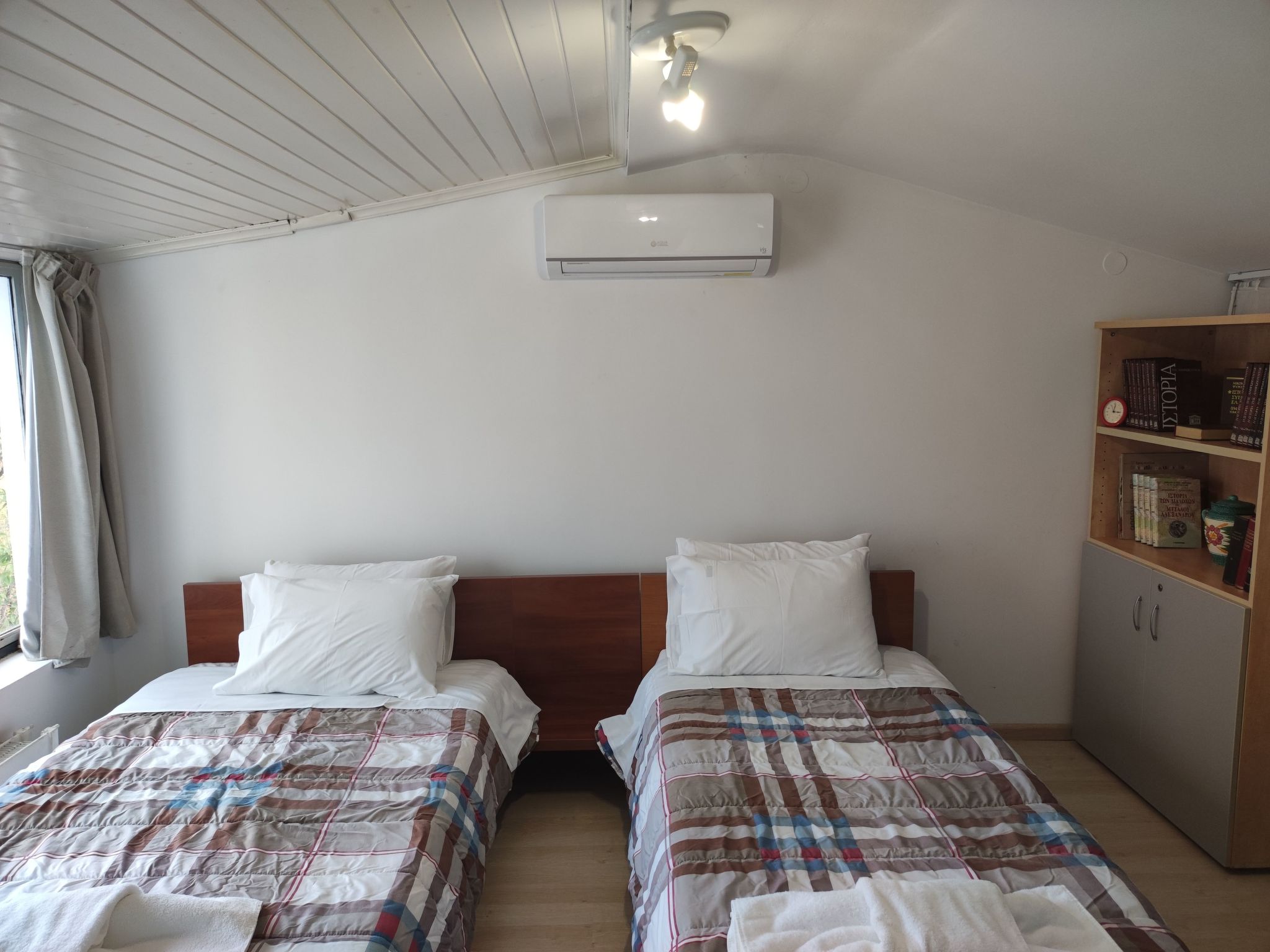 Neben Orangenbaum-Obstgarten-Binnen