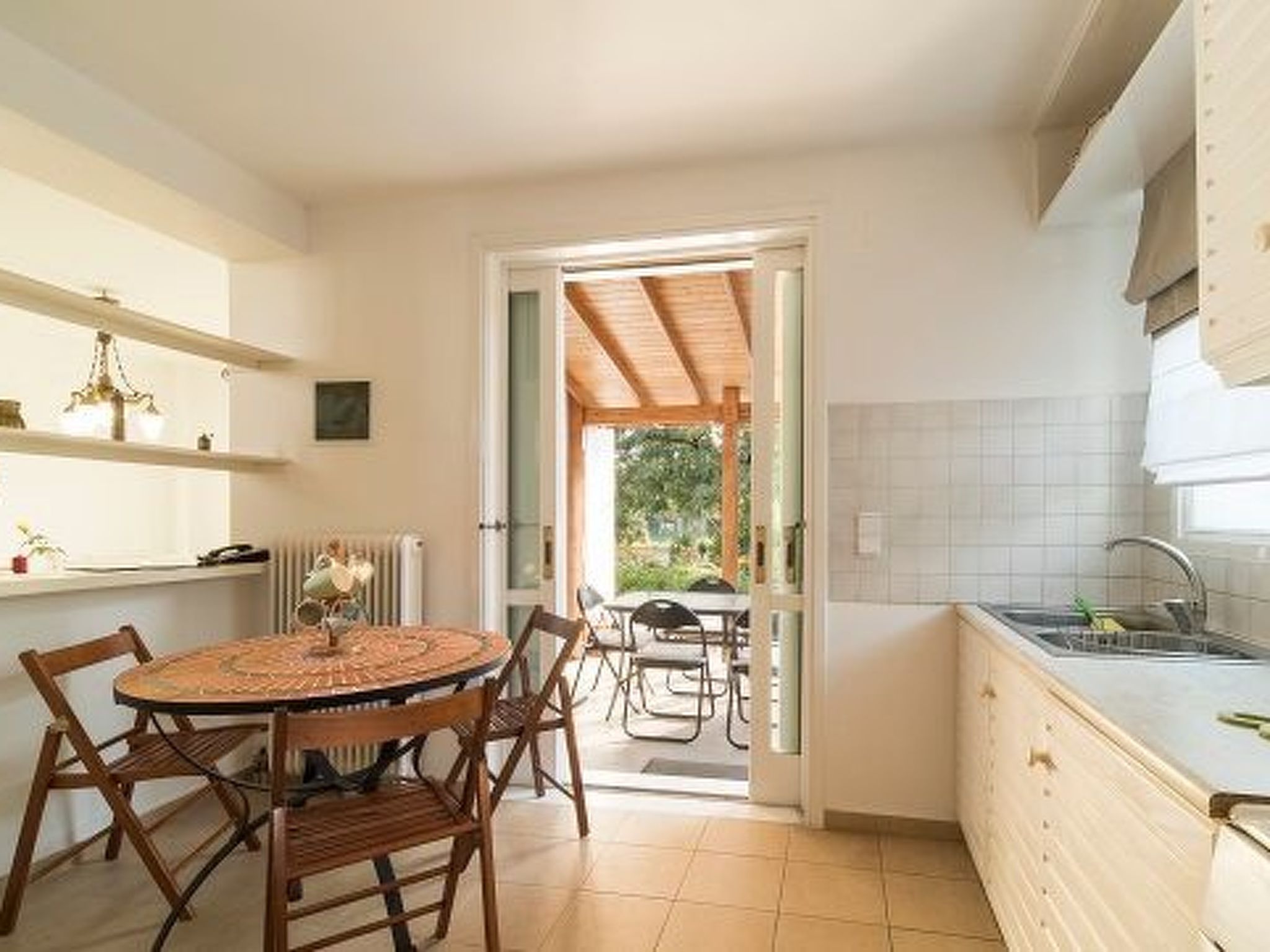 Neben Orangenbaum-Obstgarten-Binnen