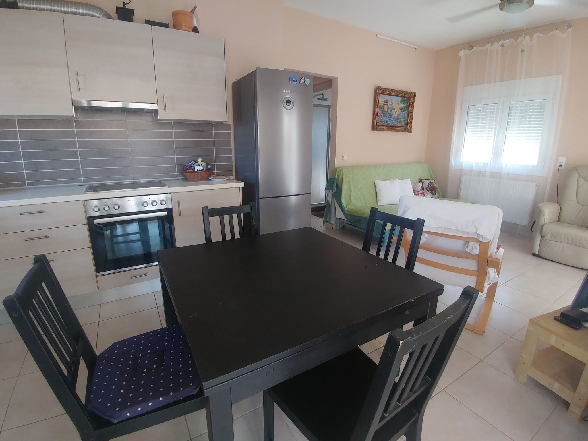 Charmantes Appartement in Derveni-Drinnen