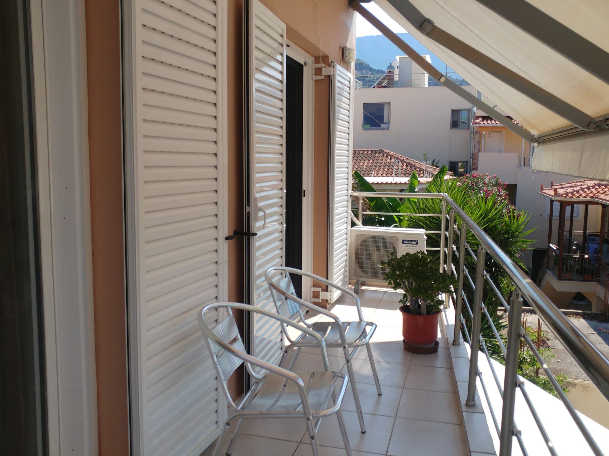 Charmantes Appartement in Derveni-Draußen