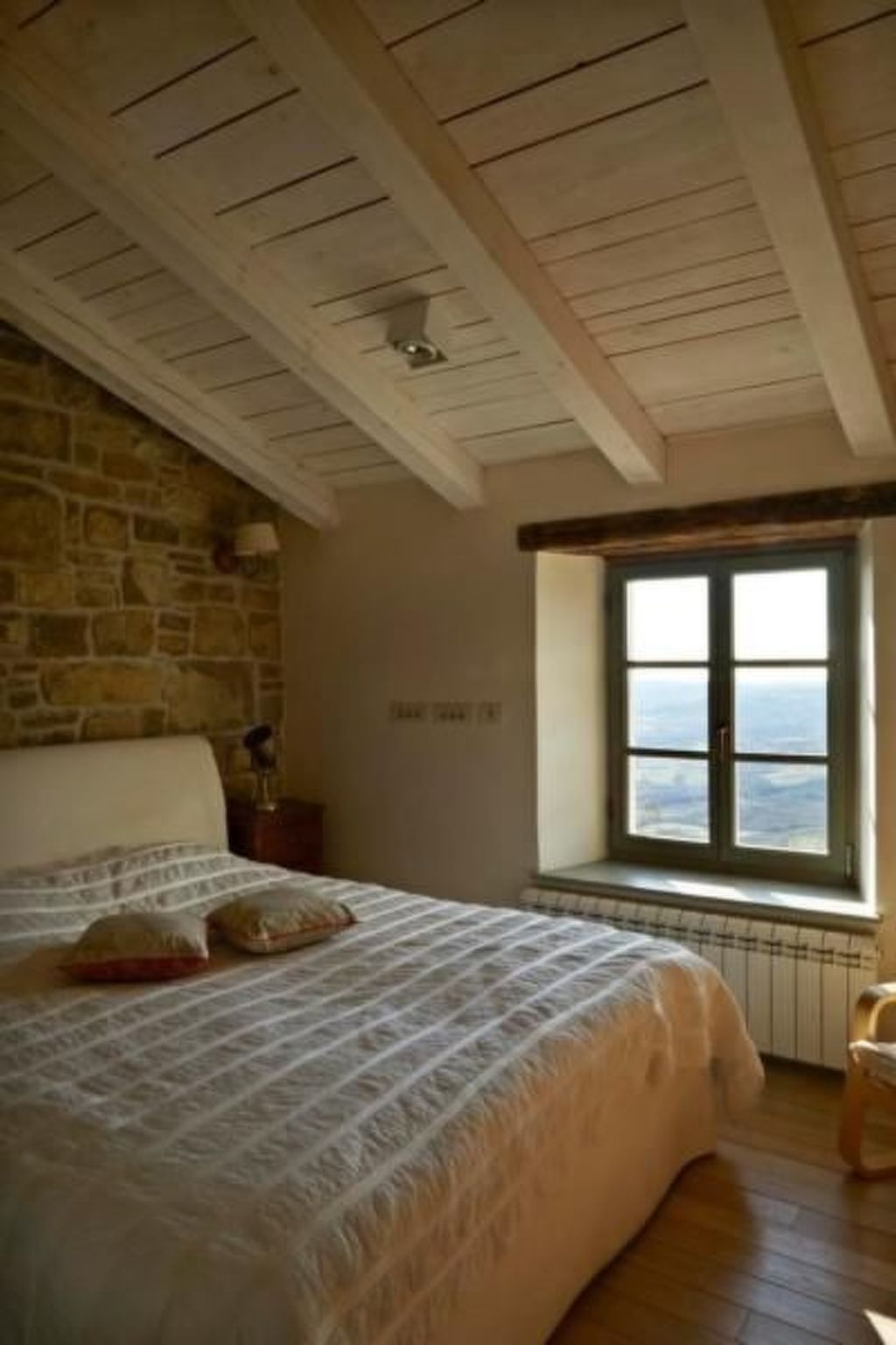 In Kostanjica mit Grill, Terrasse und Garten-Drinnen