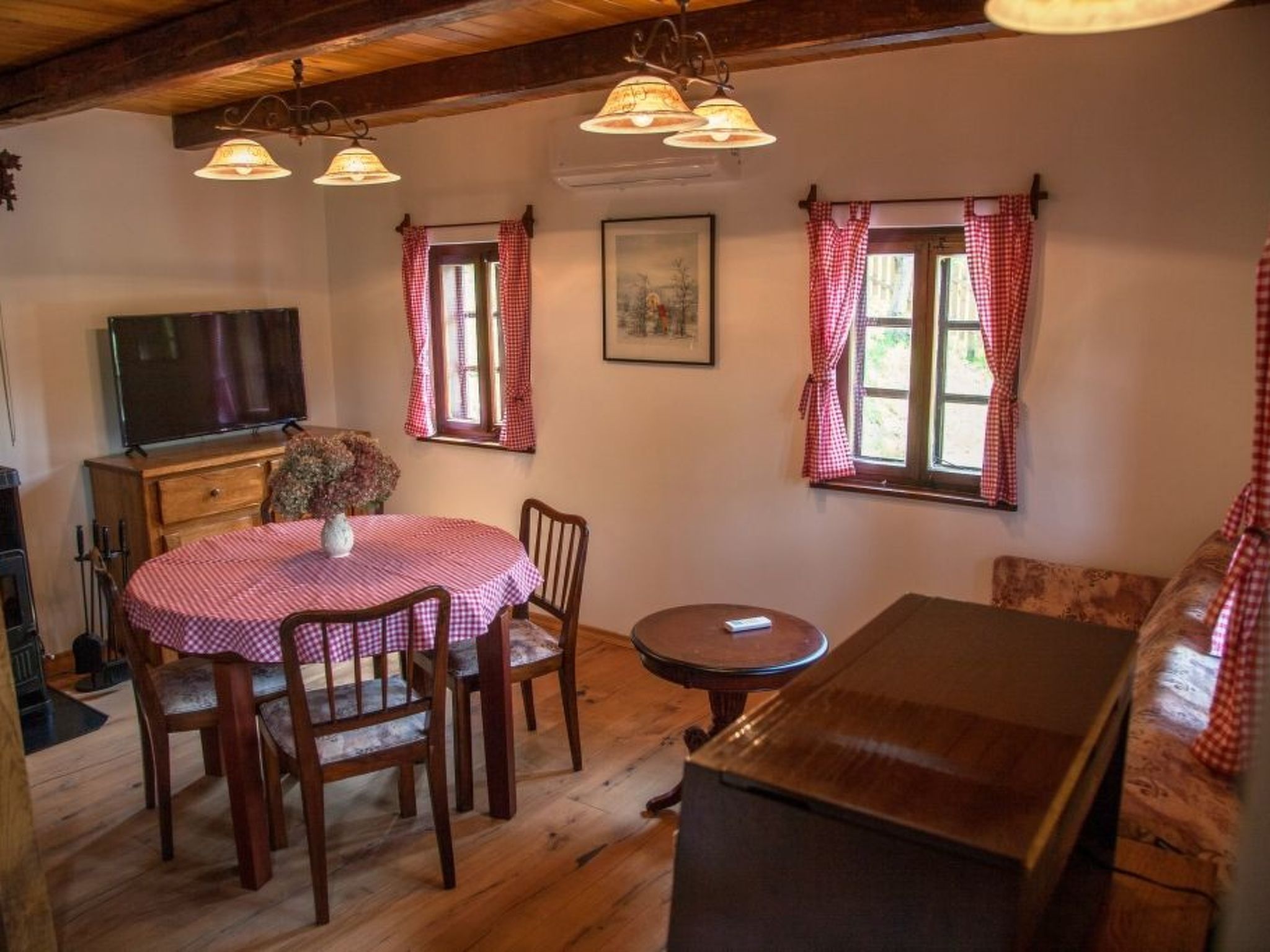 Für 4 Personen und 1 Kind in Tuhelj, Nordkroatien-Image-tags.info