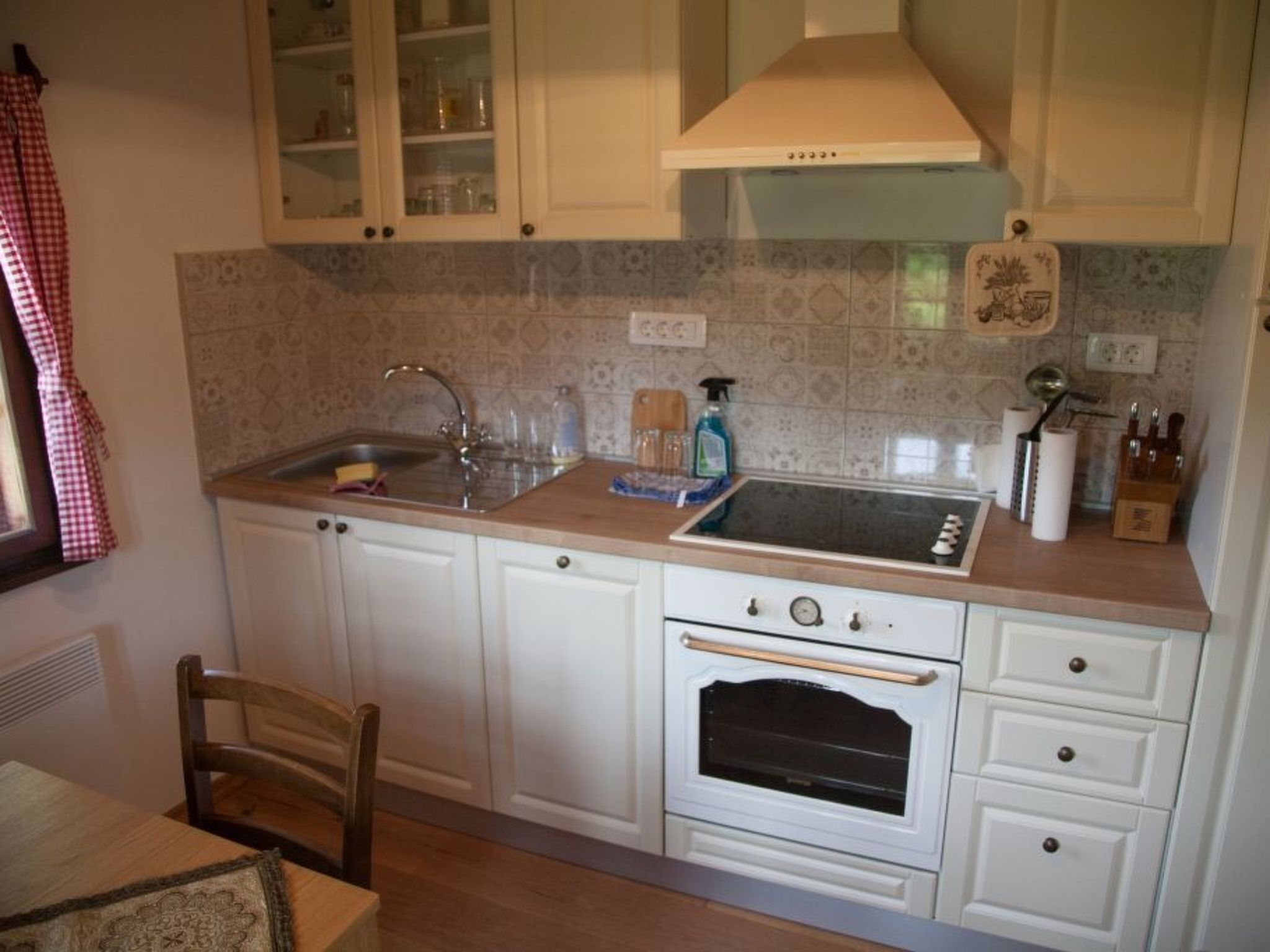 Für 4 Personen und 1 Kind in Tuhelj, Nordkroatien-Inside