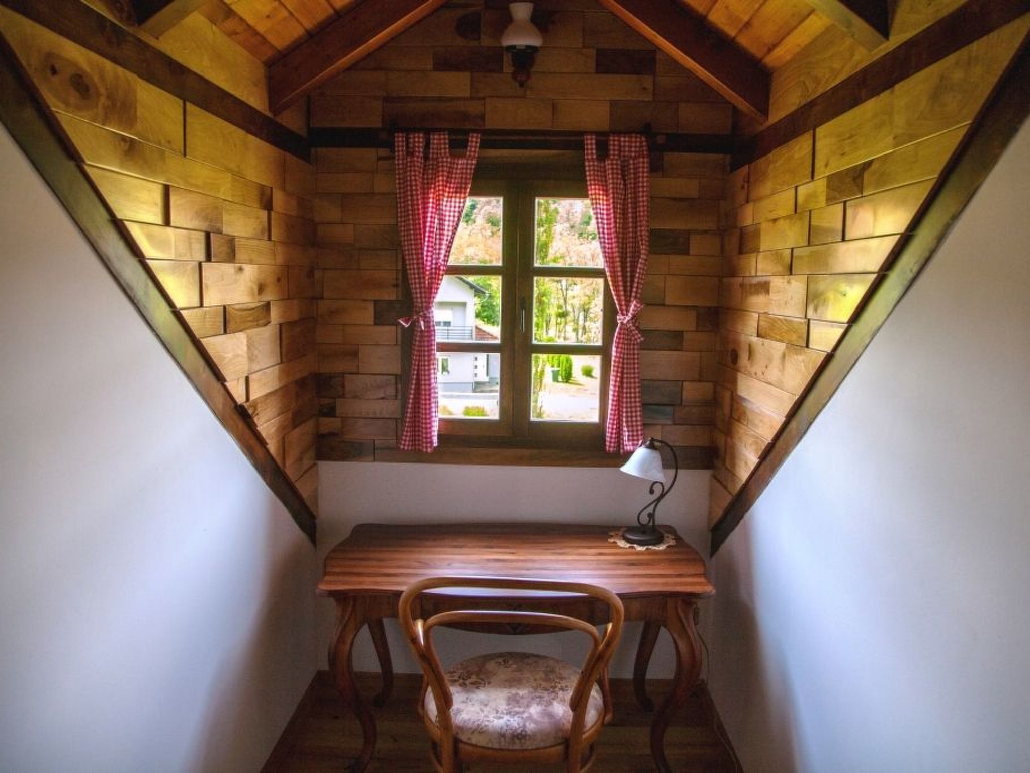 Für 4 Personen und 1 Kind in Tuhelj, Nordkroatien-Inside