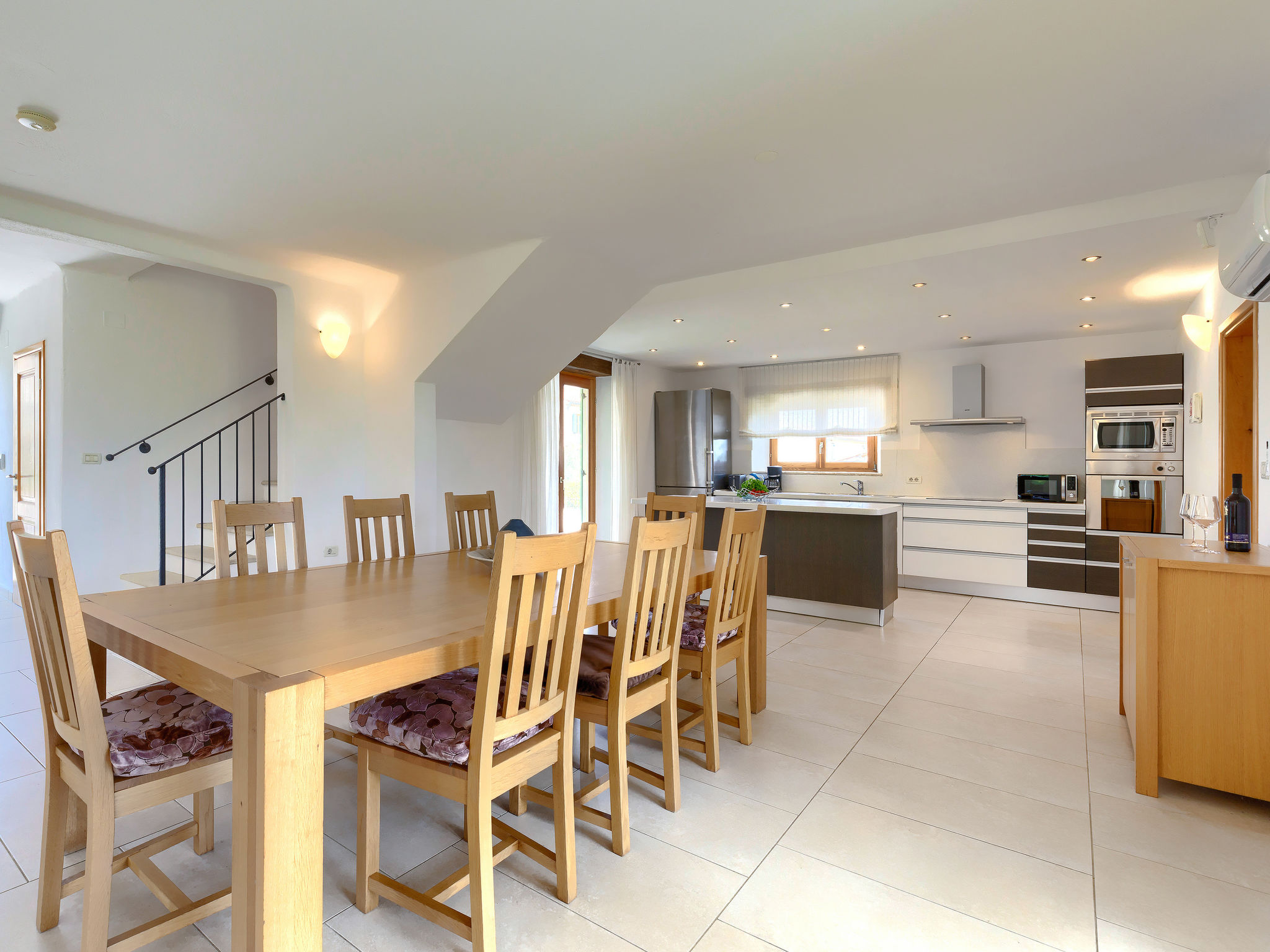 Villa Stuartma – Cuisine et coin repas, photo 8 sur 38