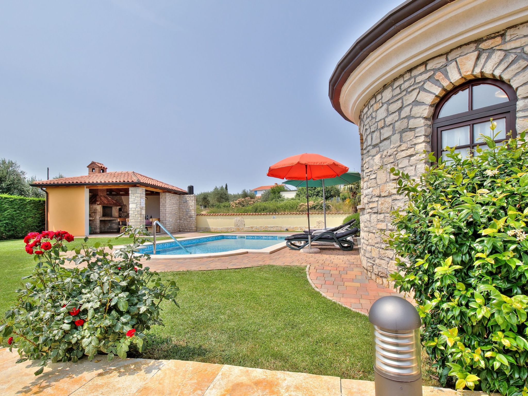 Schöne Ferienvilla Morena mit Pool-Drinnen