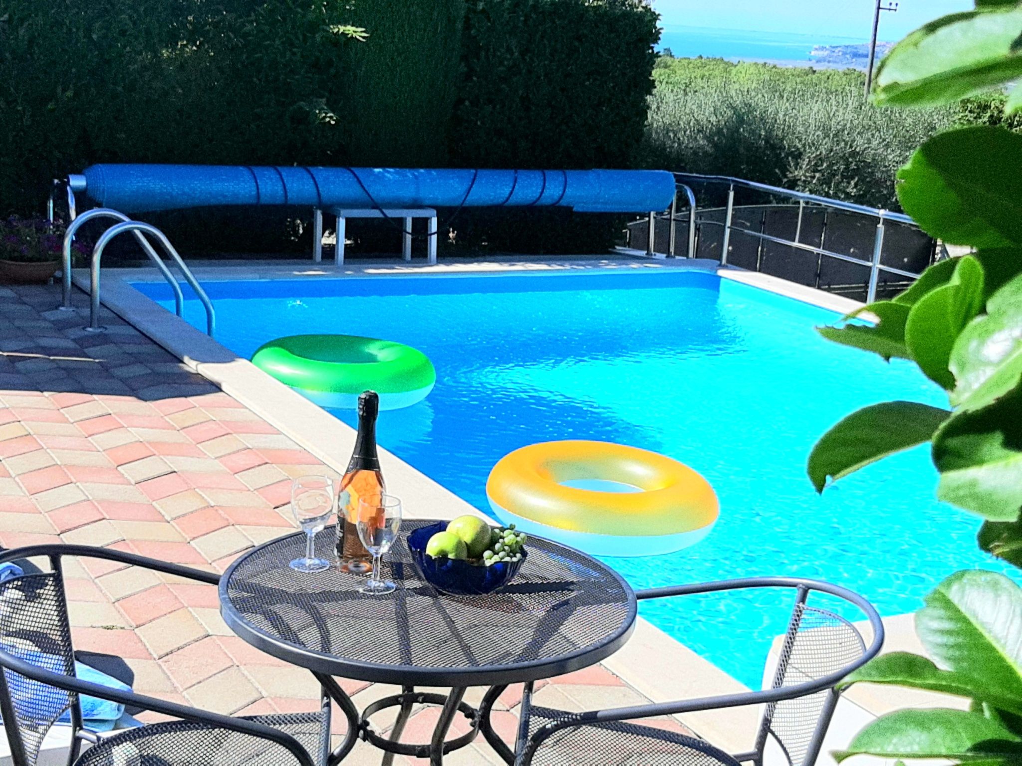 Mit beheiztem Pool-Drinnen