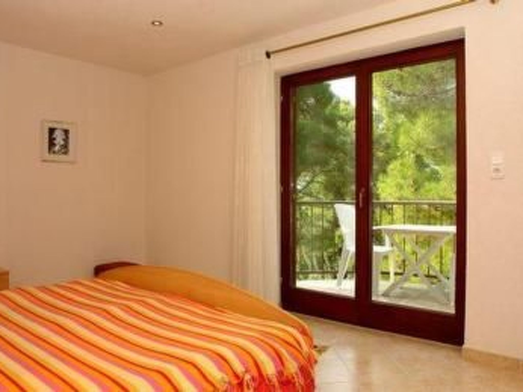 In Buje mit Barbecue-Inside