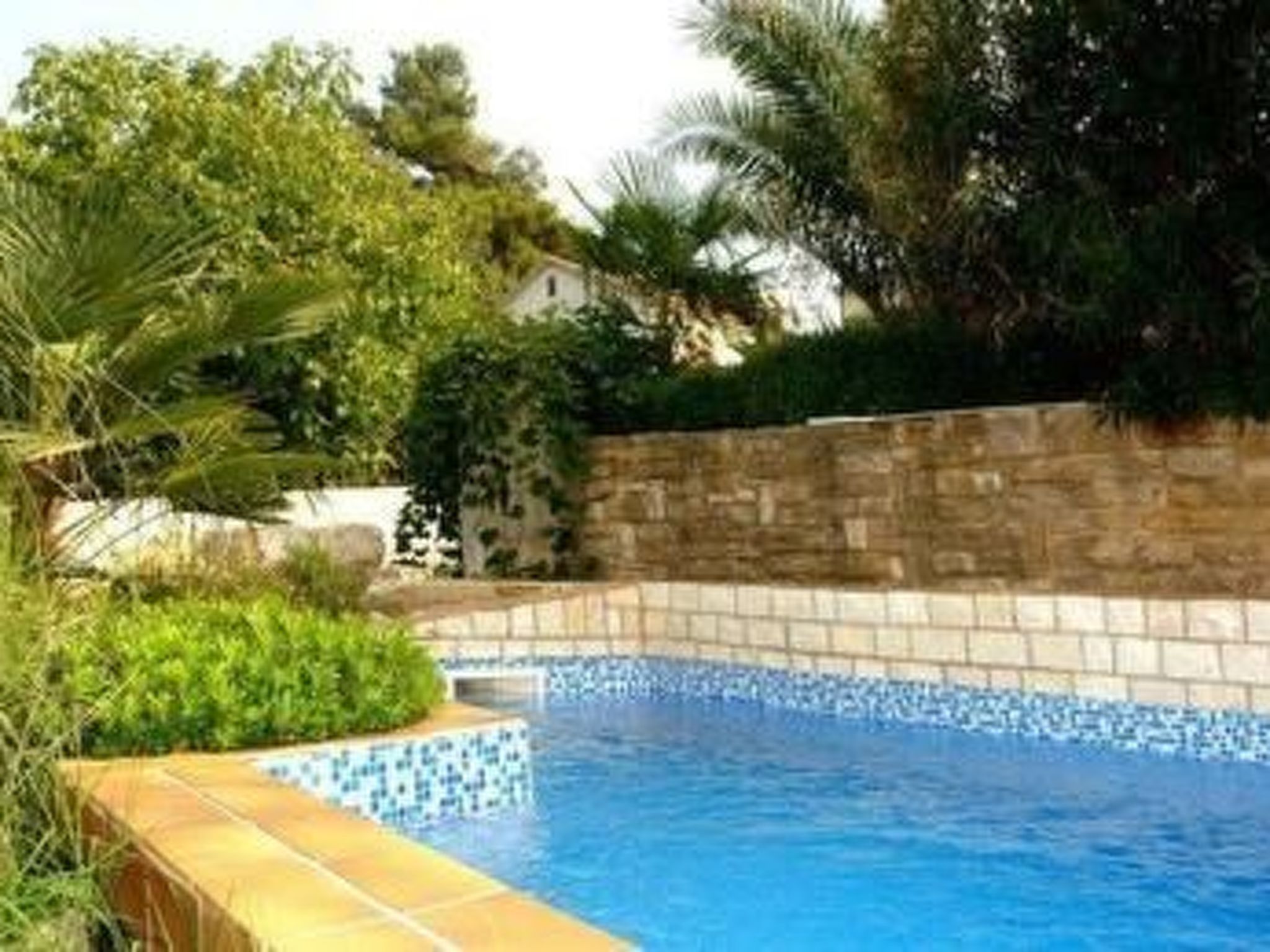 In Buje mit Barbecue-Inside