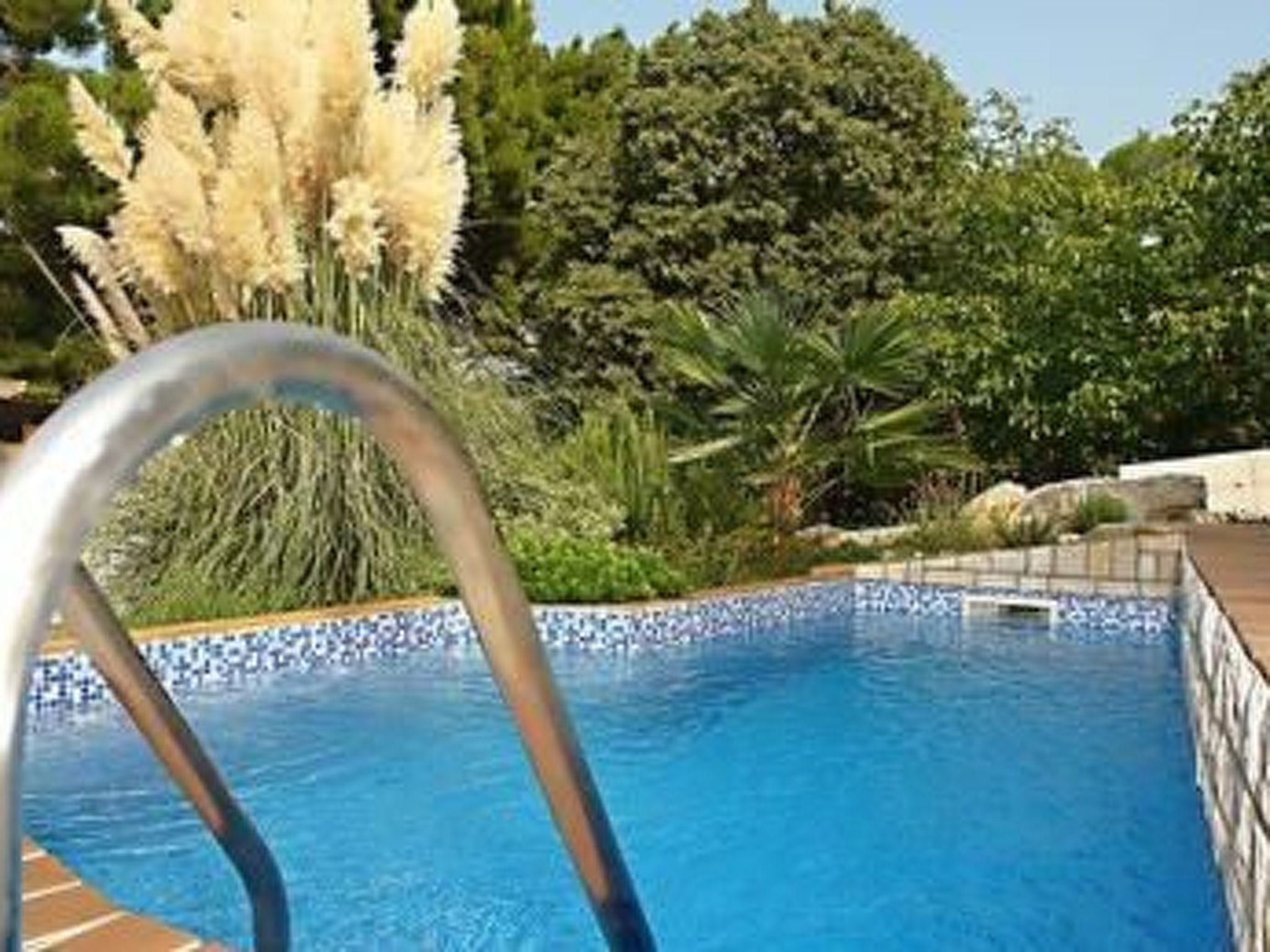 In Buje mit Barbecue-Inside