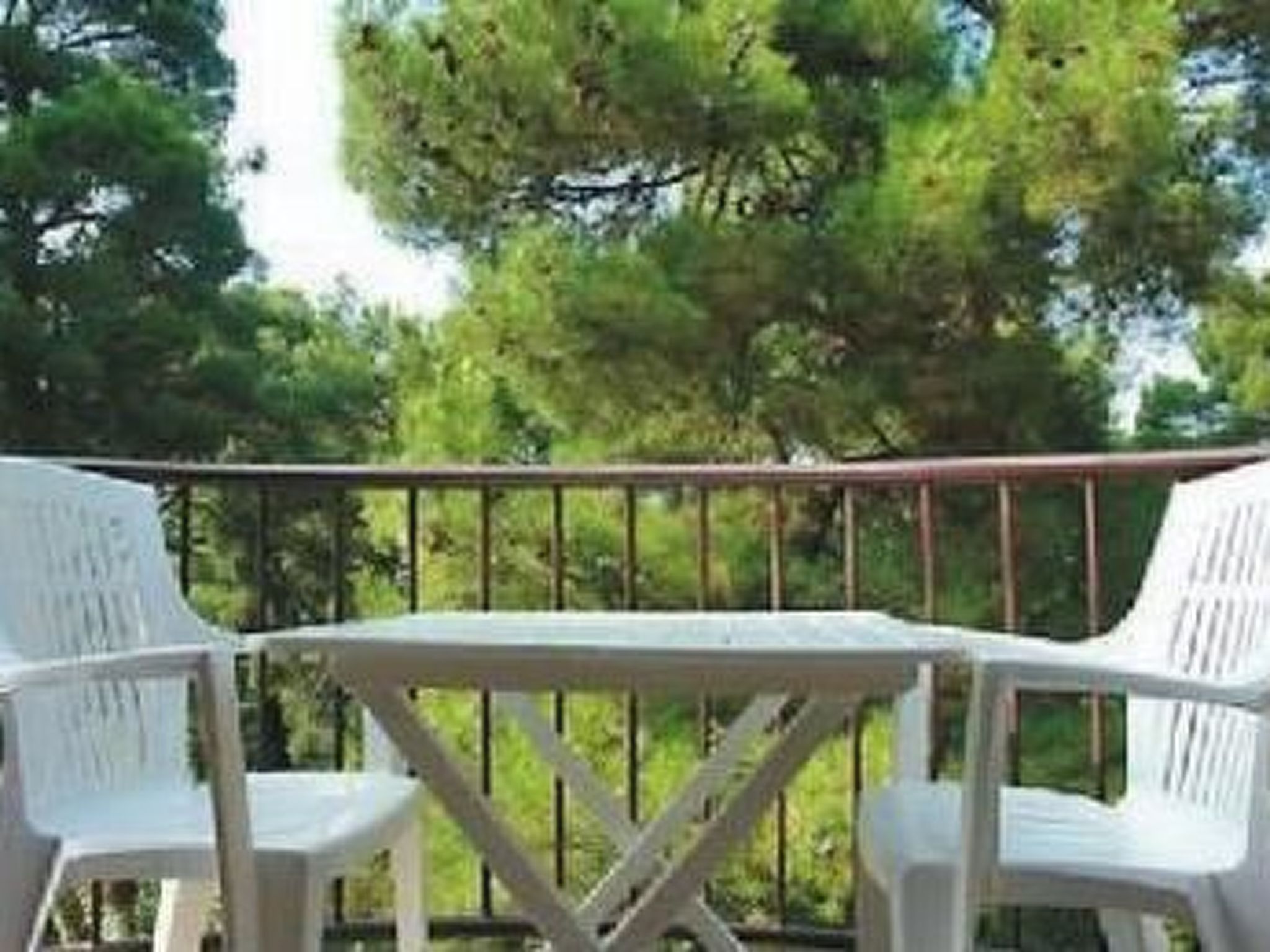 In Buje mit Barbecue-Inside