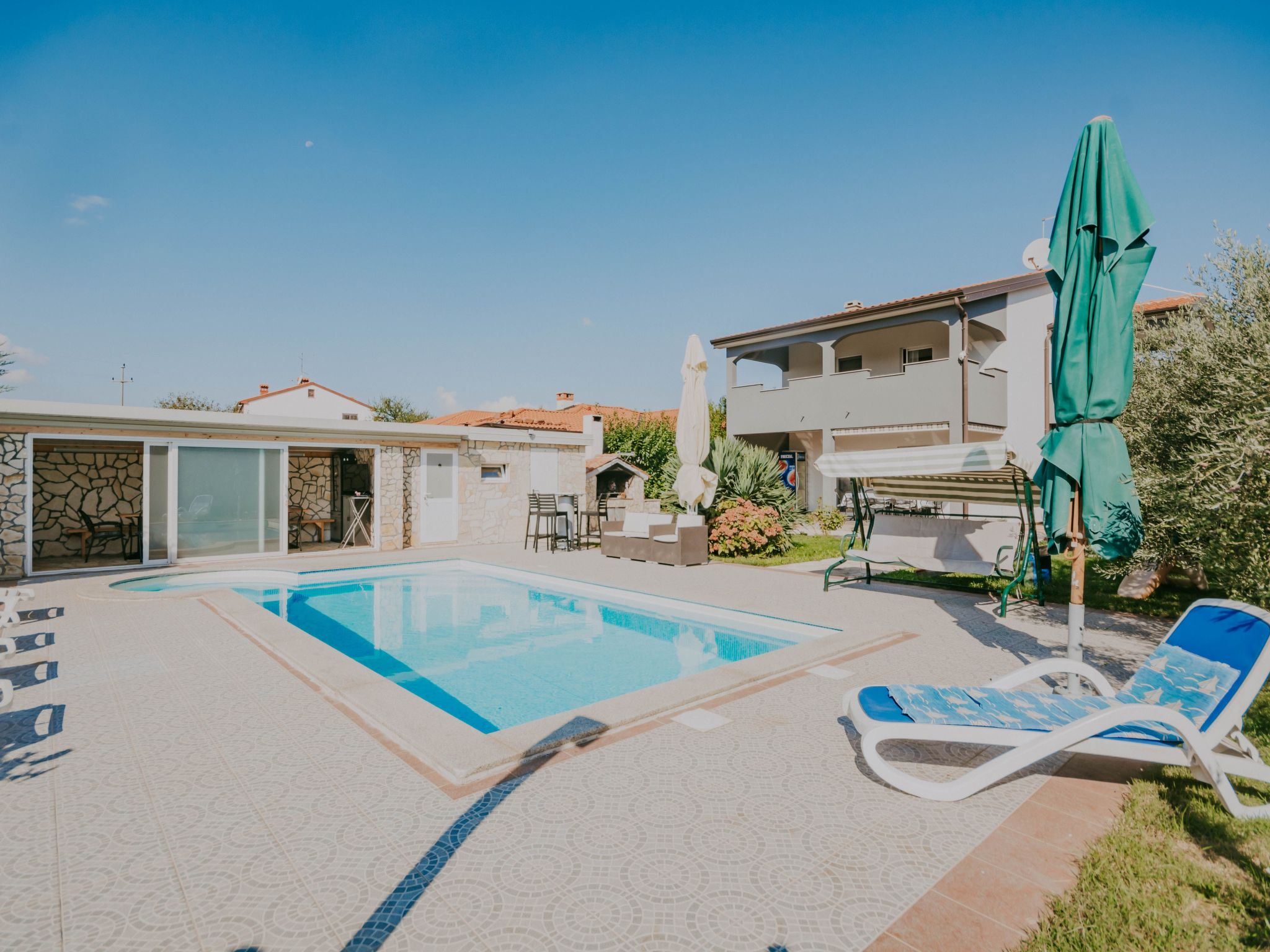 Zweistöckiges Ferienhaus Villa Dany-Drinnen