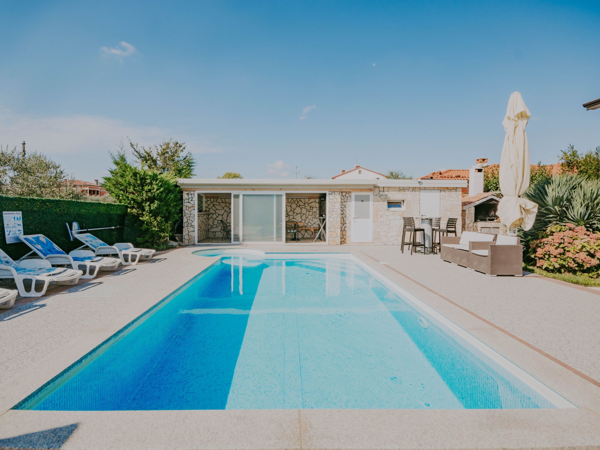 Zweistöckiges Ferienhaus Villa Dany-Drinnen