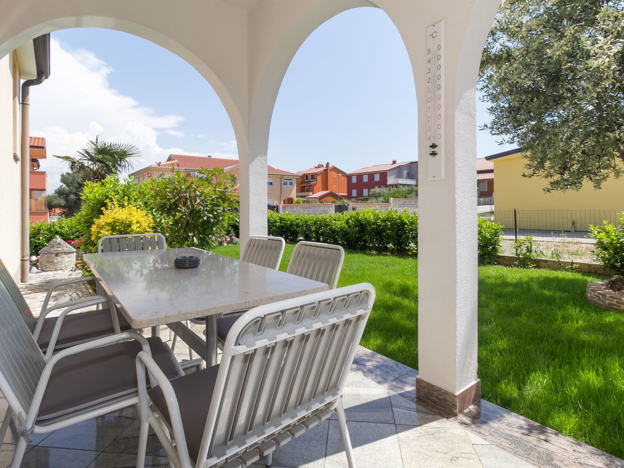 Schönes Ferienhaus mit Swimmingpool