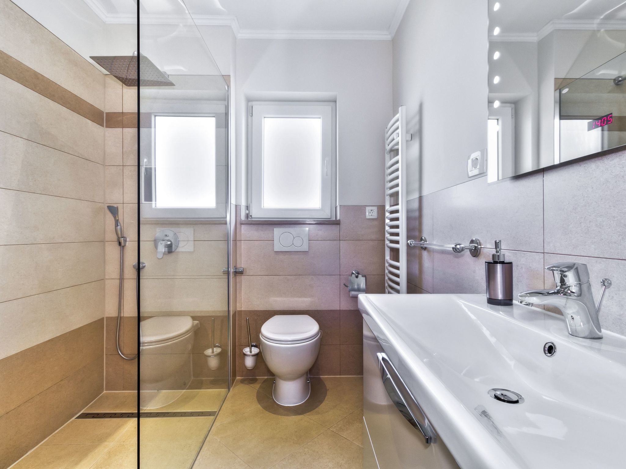 Schönes Ferienhaus mit Swimmingpool-Image-tags.info