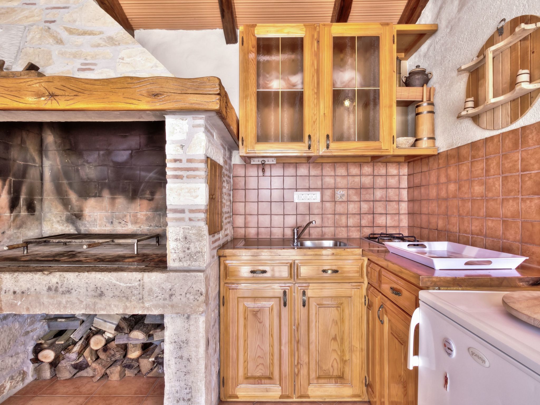 Schönes Ferienhaus mit Swimmingpool-Image-tags.info