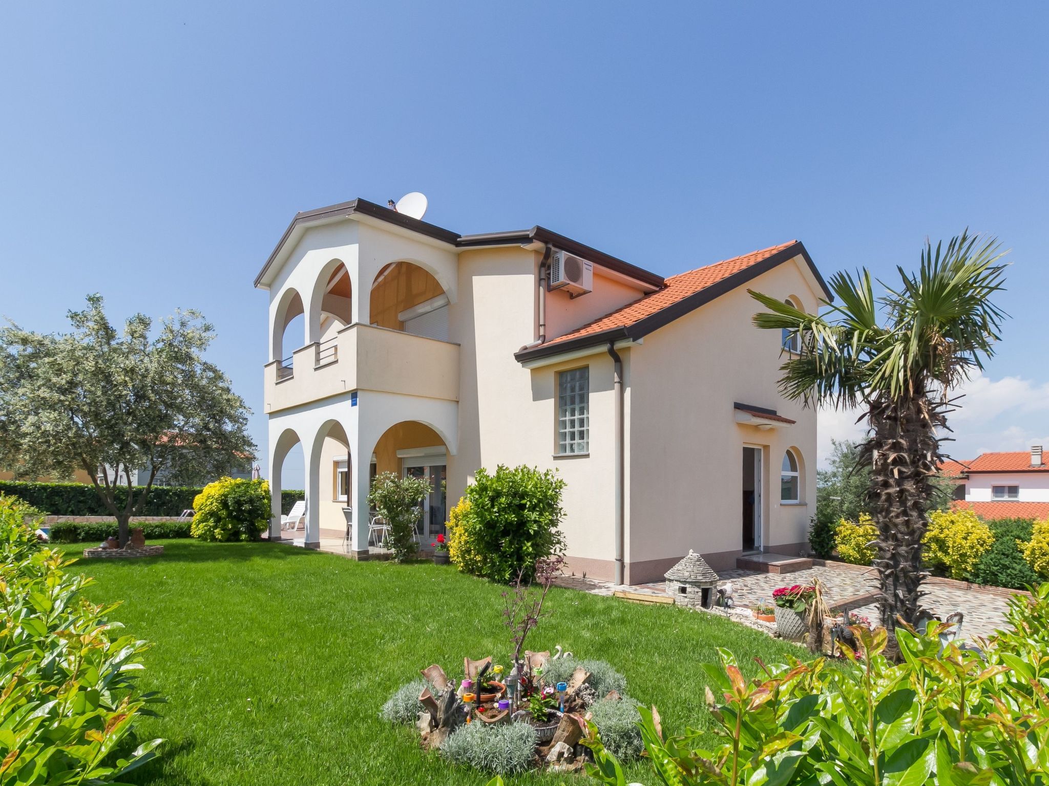 Schönes Ferienhaus mit Swimmingpool-Image-tags.info