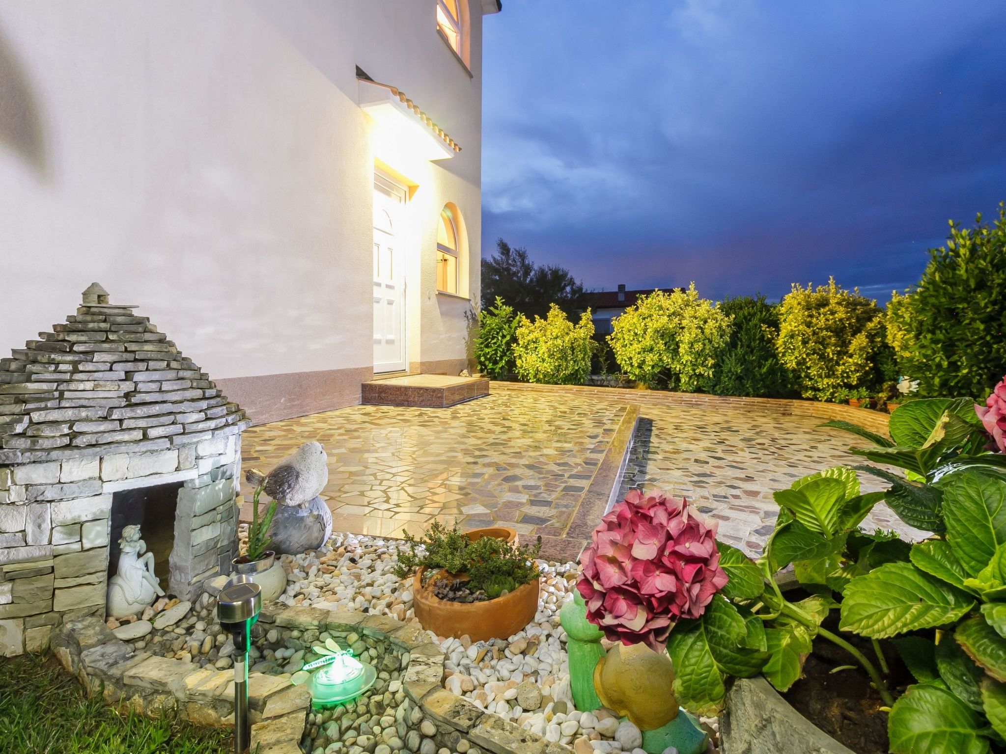 Schönes Ferienhaus mit Swimmingpool-Image-tags.info