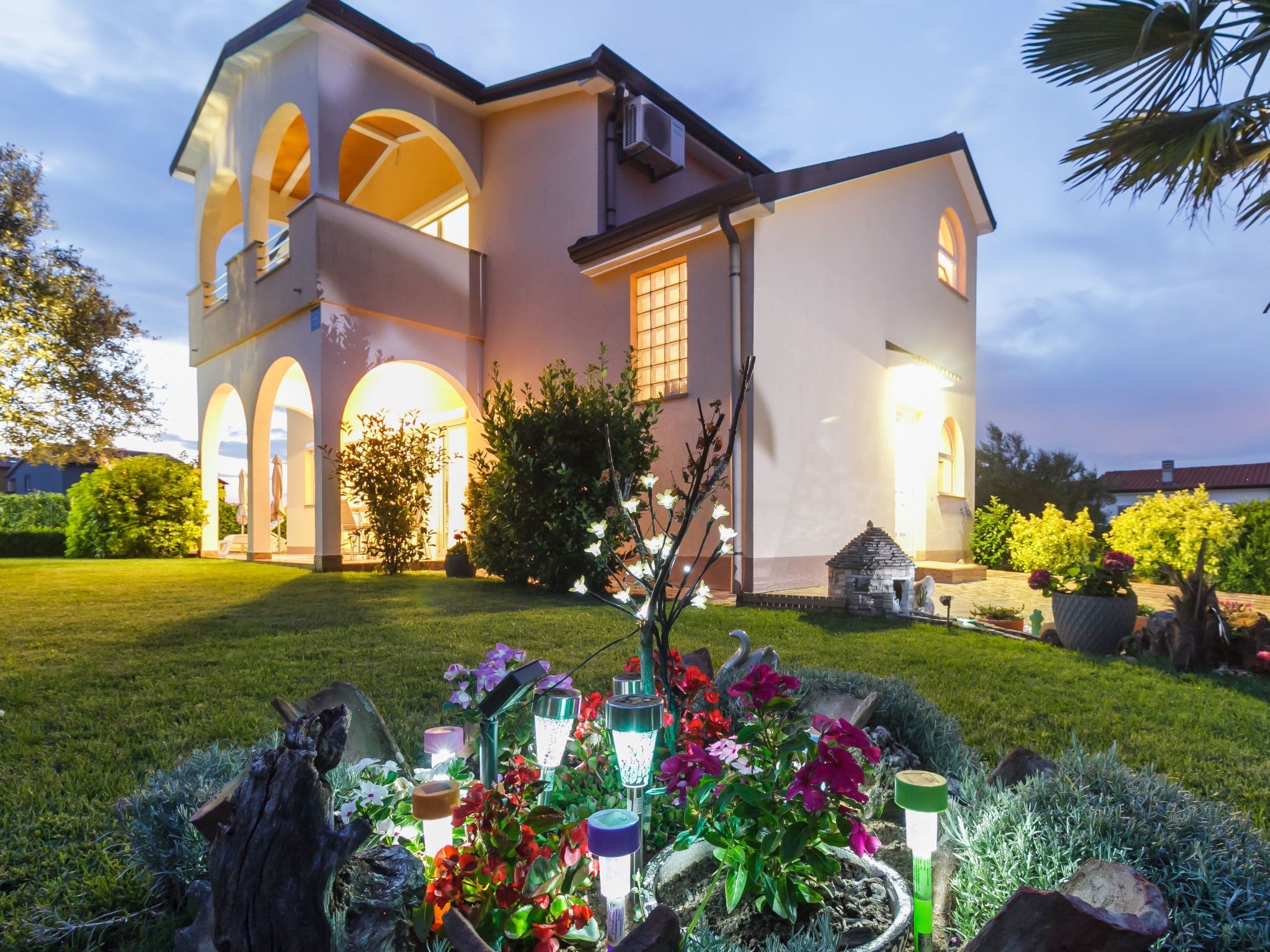 Schönes Ferienhaus mit Swimmingpool-Image-tags.info