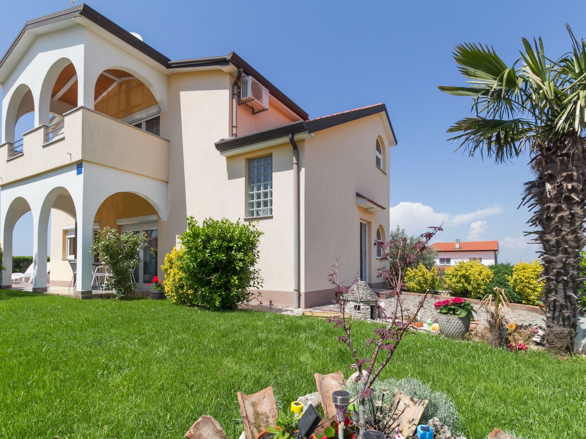 Schönes Ferienhaus mit Swimmingpool-Image-tags.info