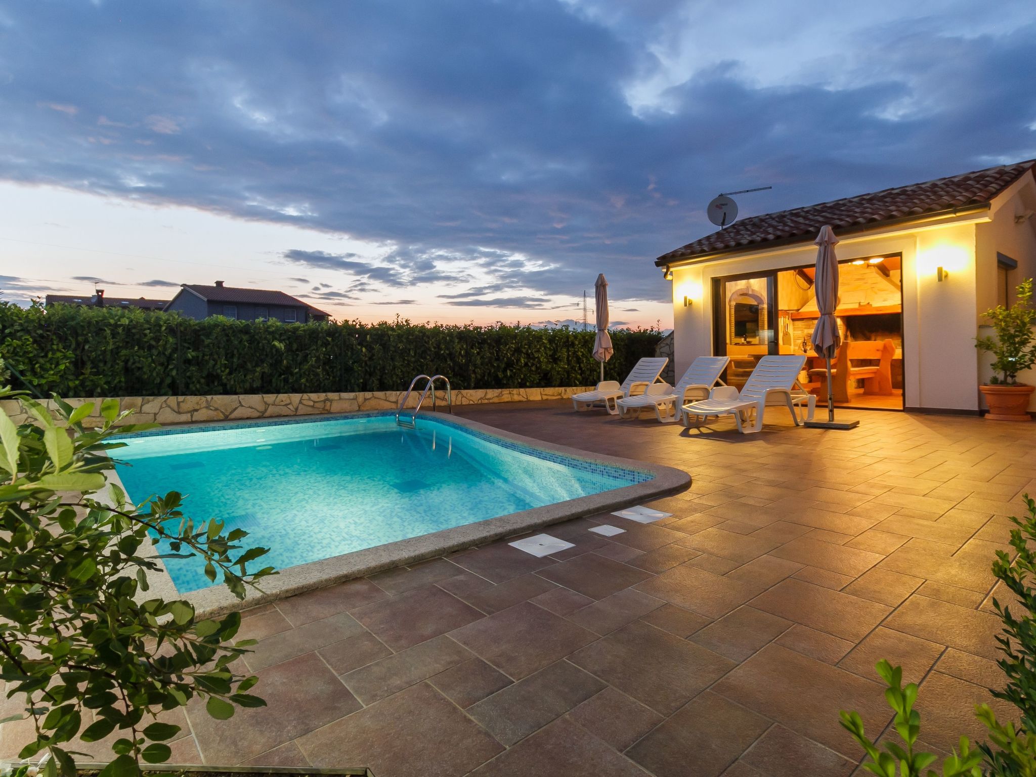 Schönes Ferienhaus mit Swimmingpool-Image-tags.info