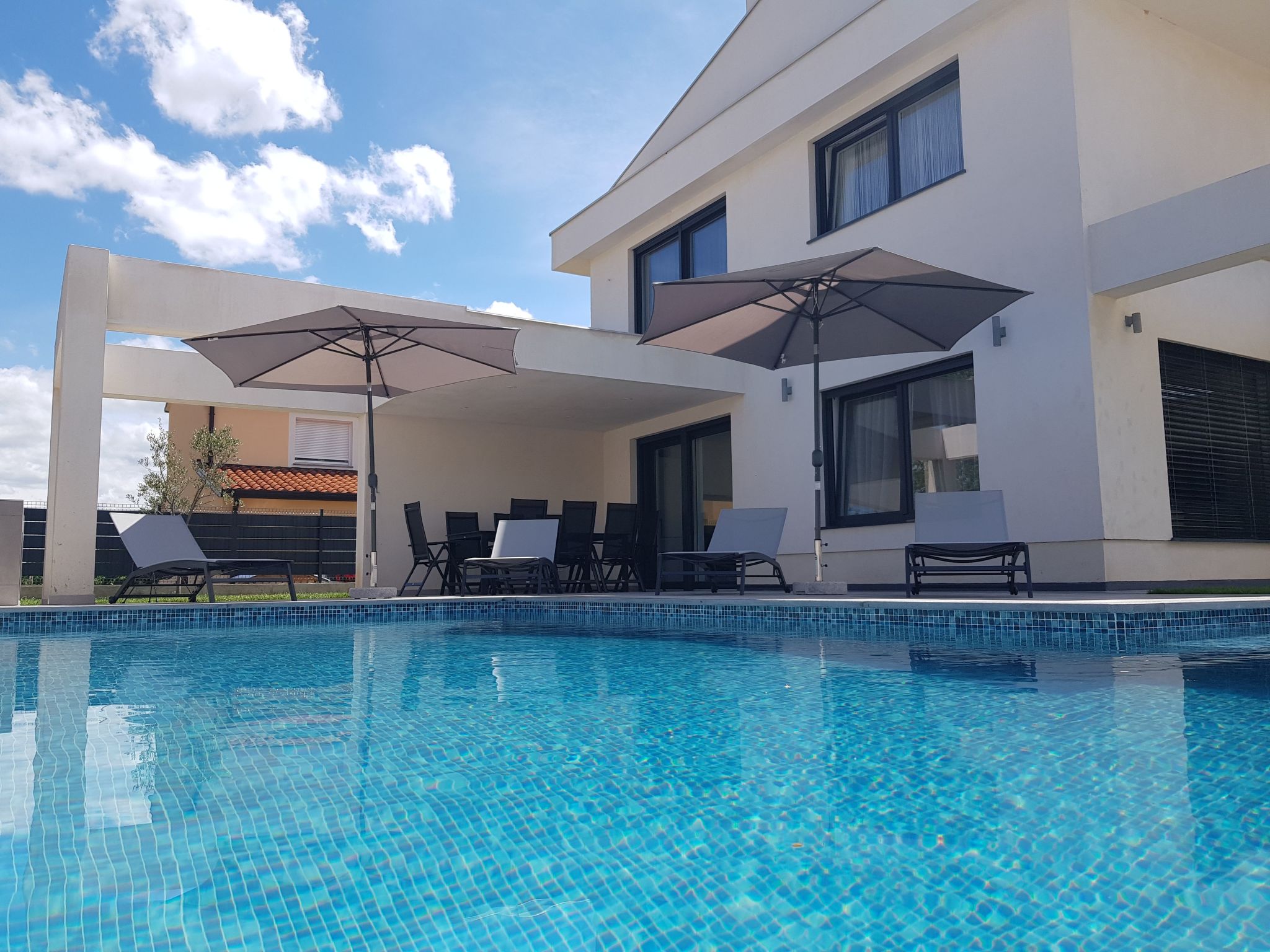 The newly built and modern furnished house is located in Kastel not far from the border Slovenia/Croatia. The location is ideal for a family holiday where you can spend a nice time. The pool is for yo..