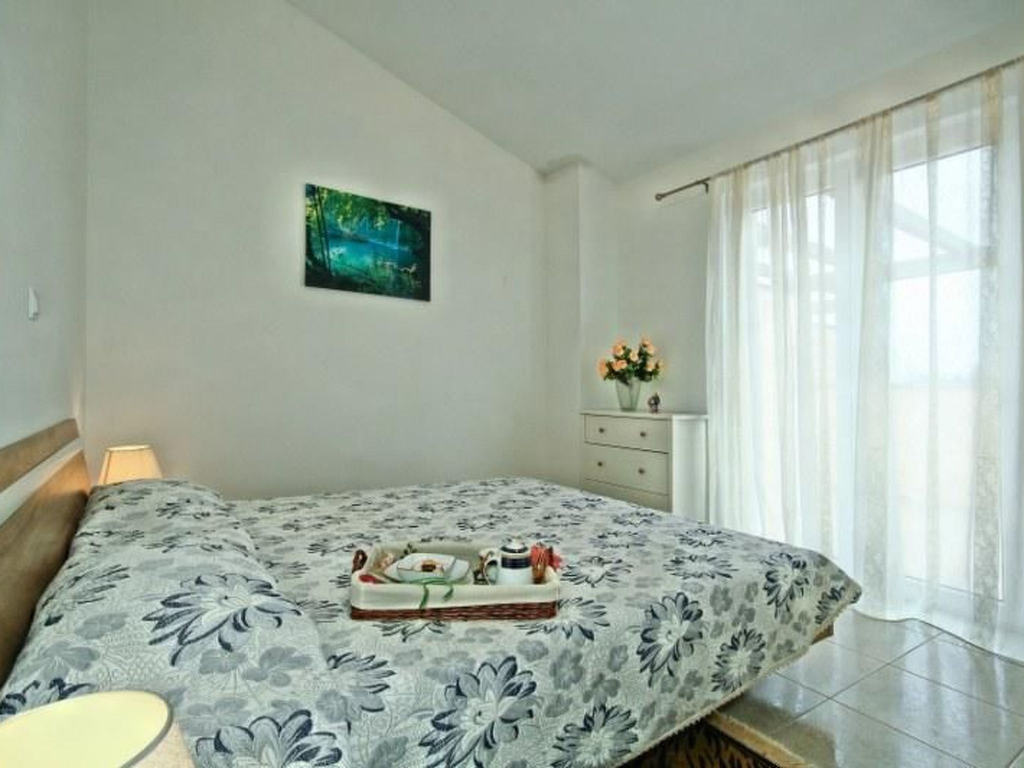 Mit Pool, Terrasse und Parkplatz-Image-tags.info