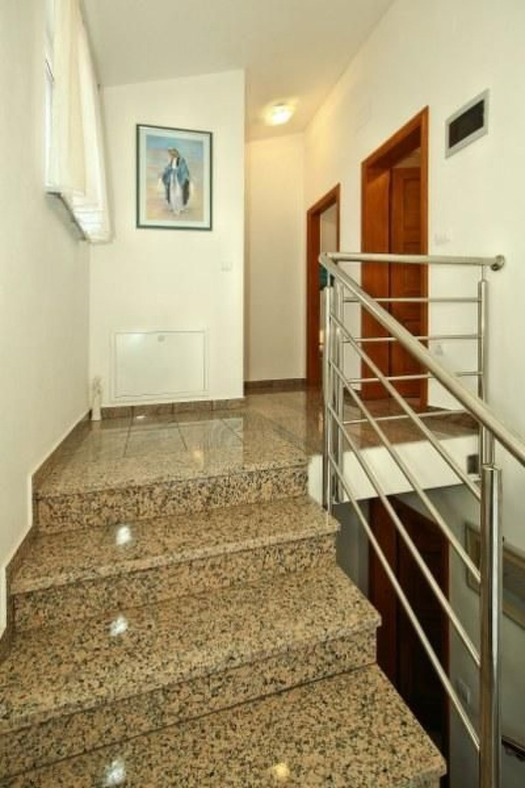 Mit Pool, Terrasse und Parkplatz-Image-tags.info