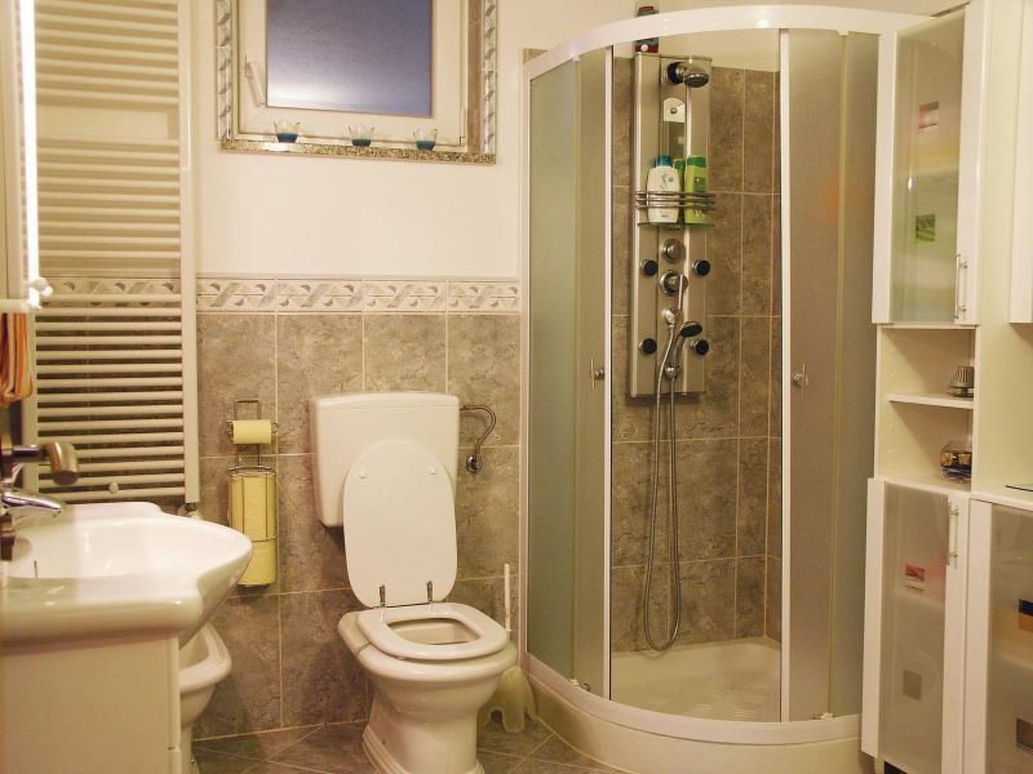 Mit Panoramablick in ruhiger Lage-Drinnen