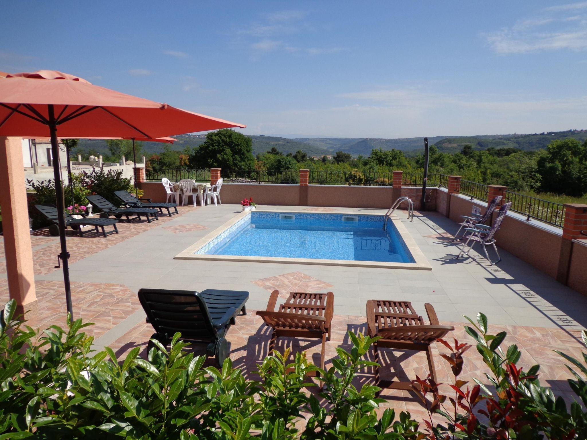 Mit Panoramablick in ruhiger Lage-Drinnen