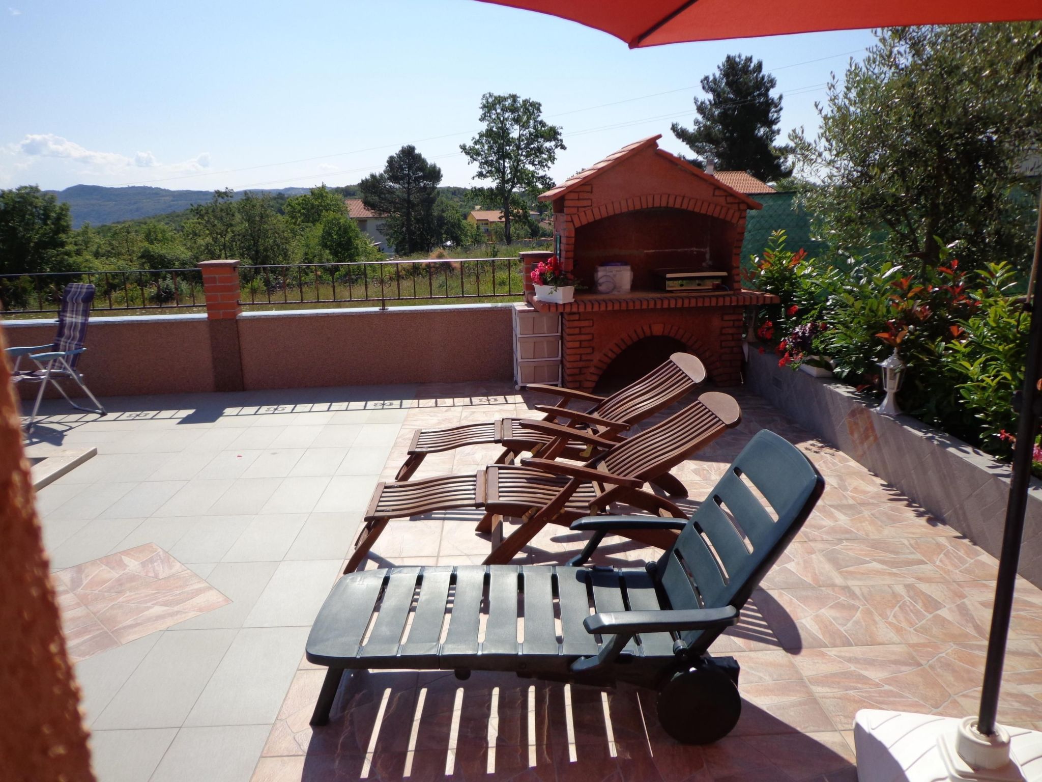 Mit Panoramablick in ruhiger Lage-Drinnen