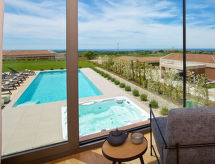Villa Vigneto: Moderne oase met verwarmd zwembad nabij Brtonigla - thumbnail 1