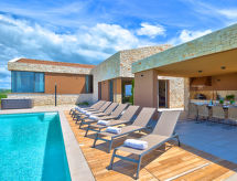 Villa Vigneto: Moderne oase met verwarmd zwembad nabij Brtonigla - thumbnail 3