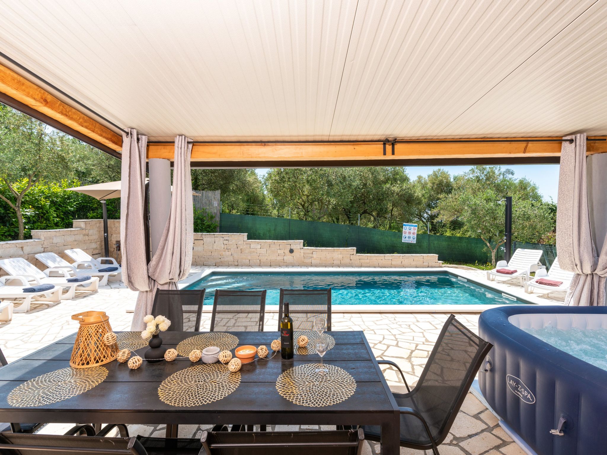 Villa Pendolina mit privatem Pool und Jacuzzi-Dedans