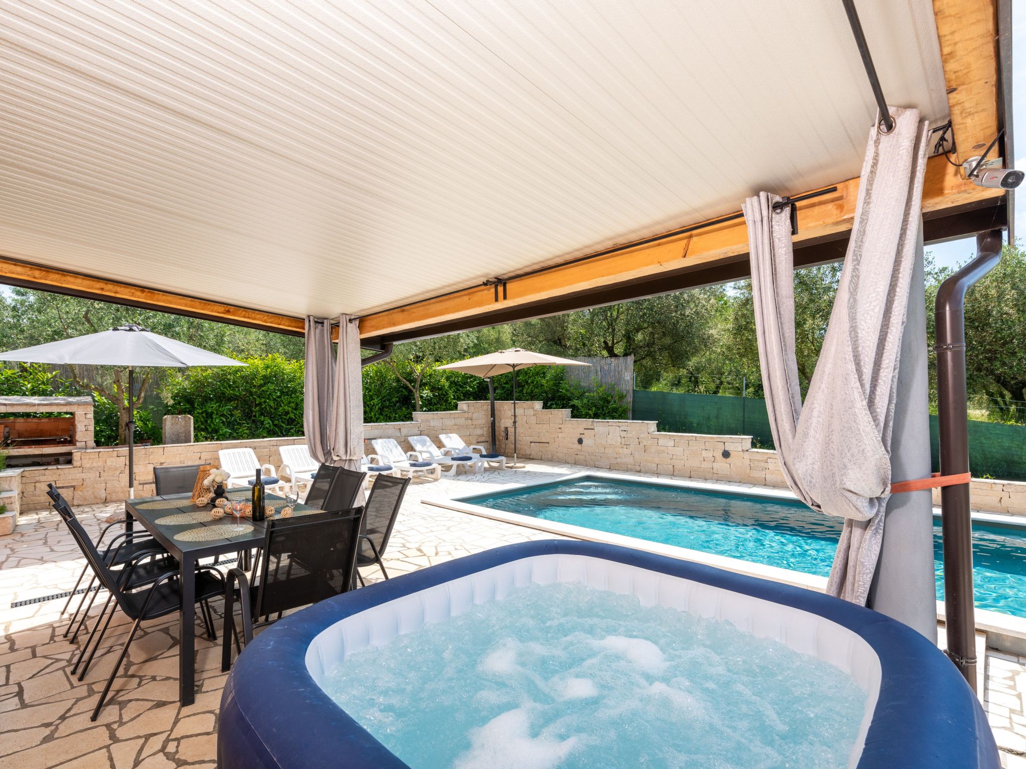 Villa Pendolina mit privatem Pool und Jacuzzi-Dedans