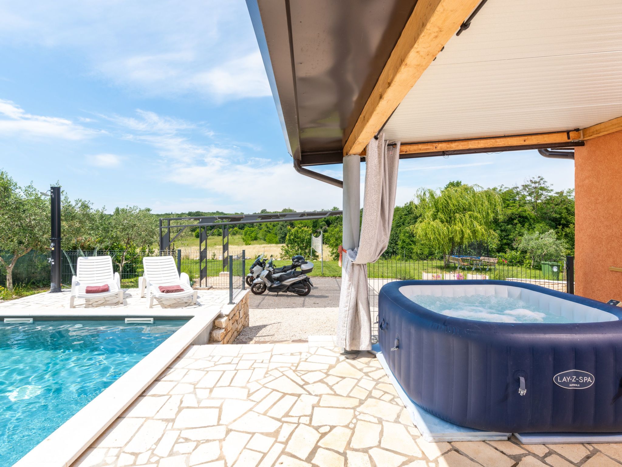 Villa Pendolina mit privatem Pool und Jacuzzi-Dedans