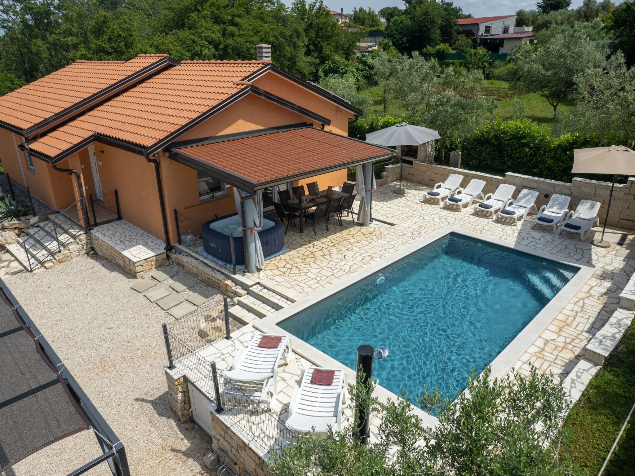 Villa Pendolina mit privatem Pool und Jacuzzi-Dedans