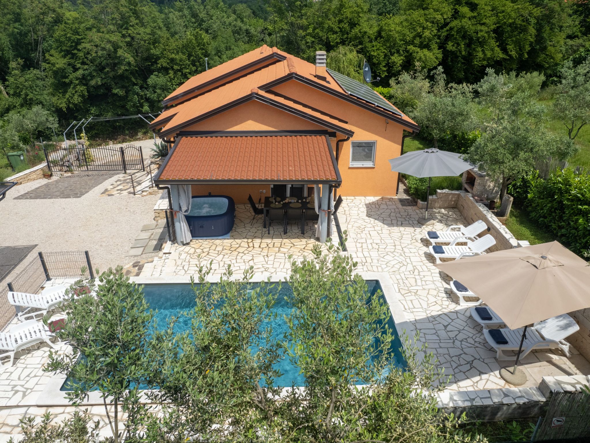 Villa Pendolina mit privatem Pool und Jacuzzi-Dedans